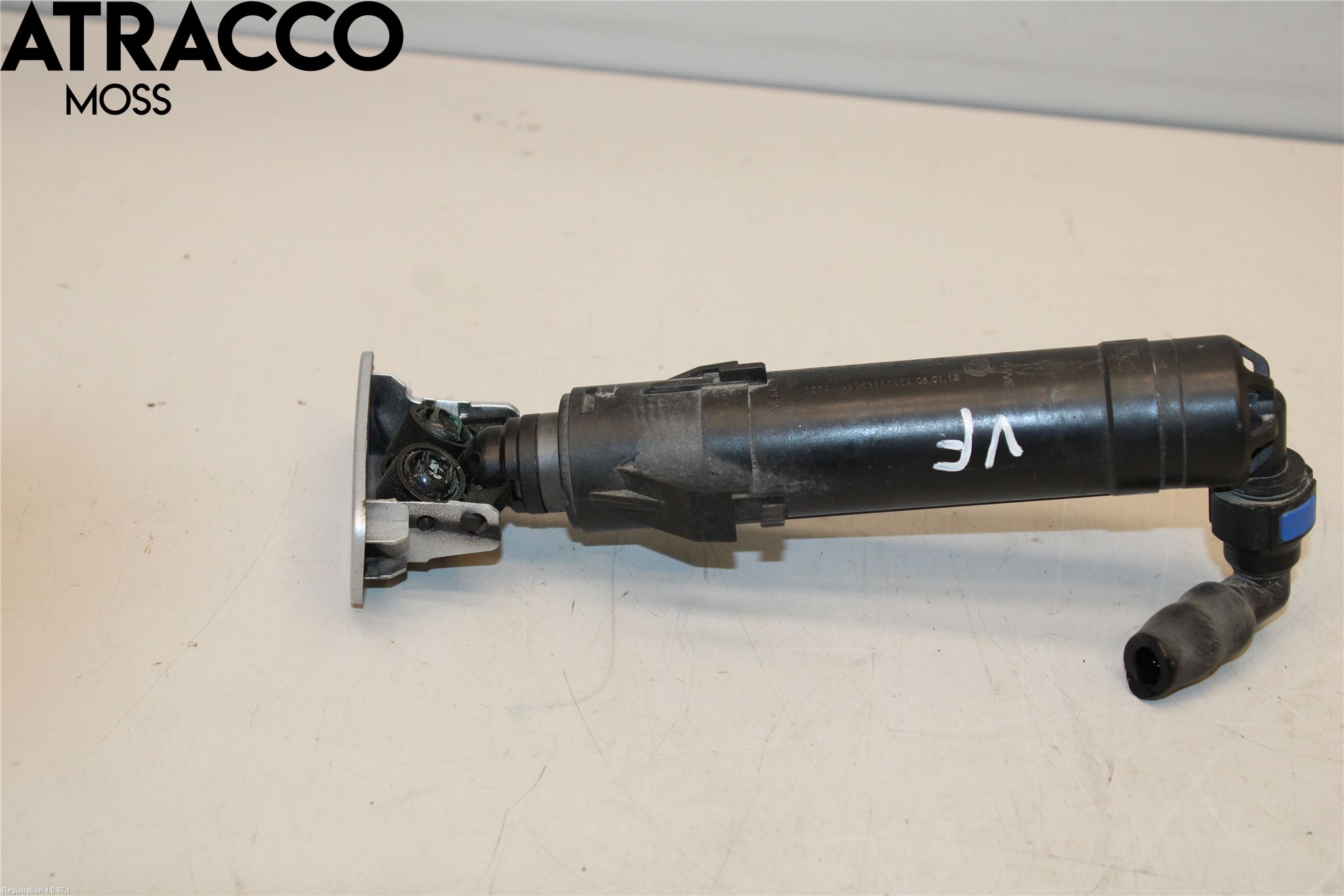 Volkswagen VW PASSAT 11-14 Spylerdyse Frontlykter