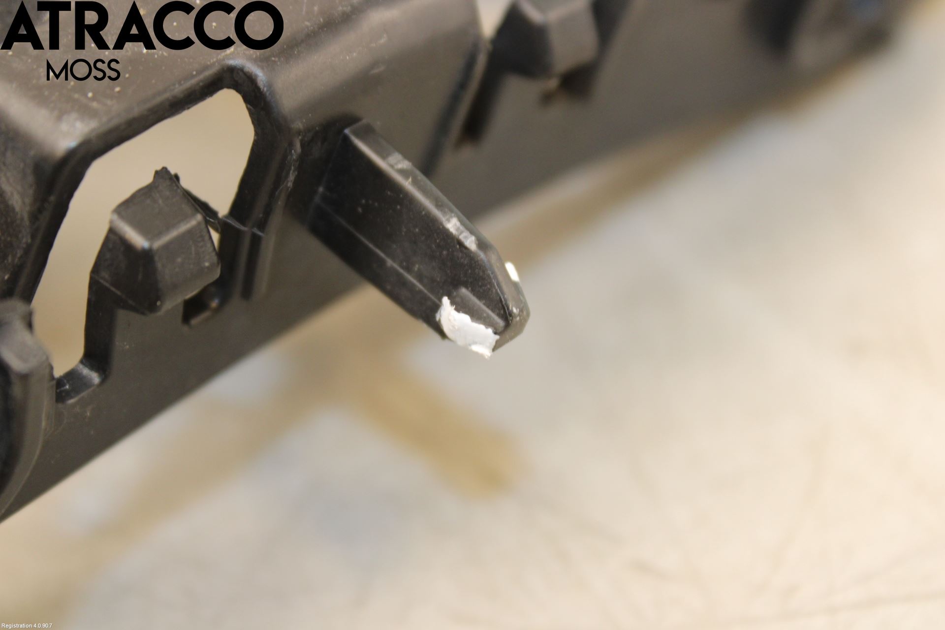 Peugeot 2008/E-2008 20- Støtfangerfeste Bak Venstre