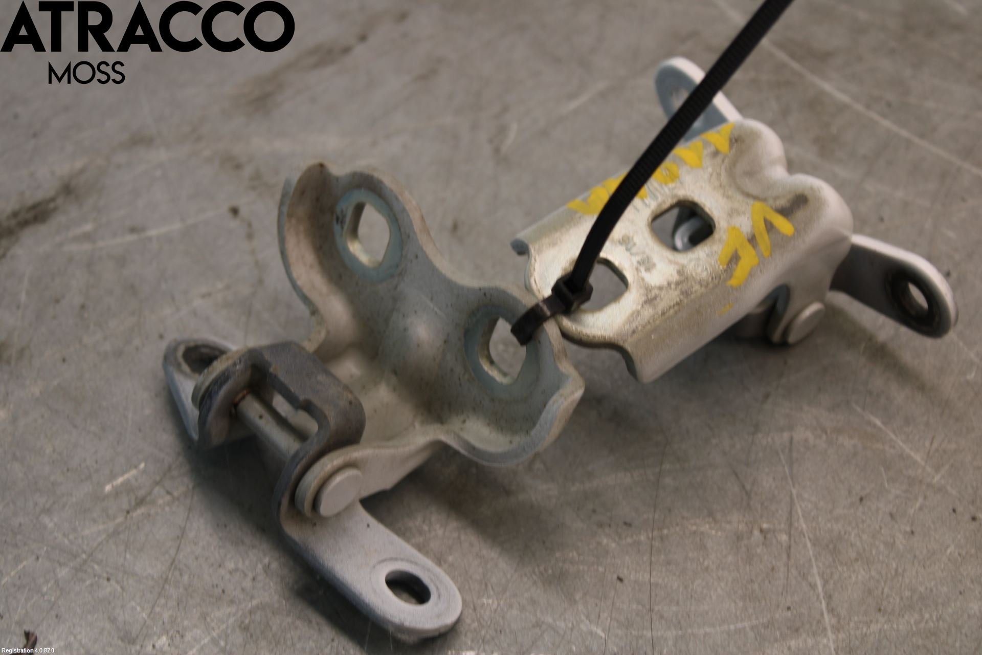 Opel AMPERA 17- Dørhengsel