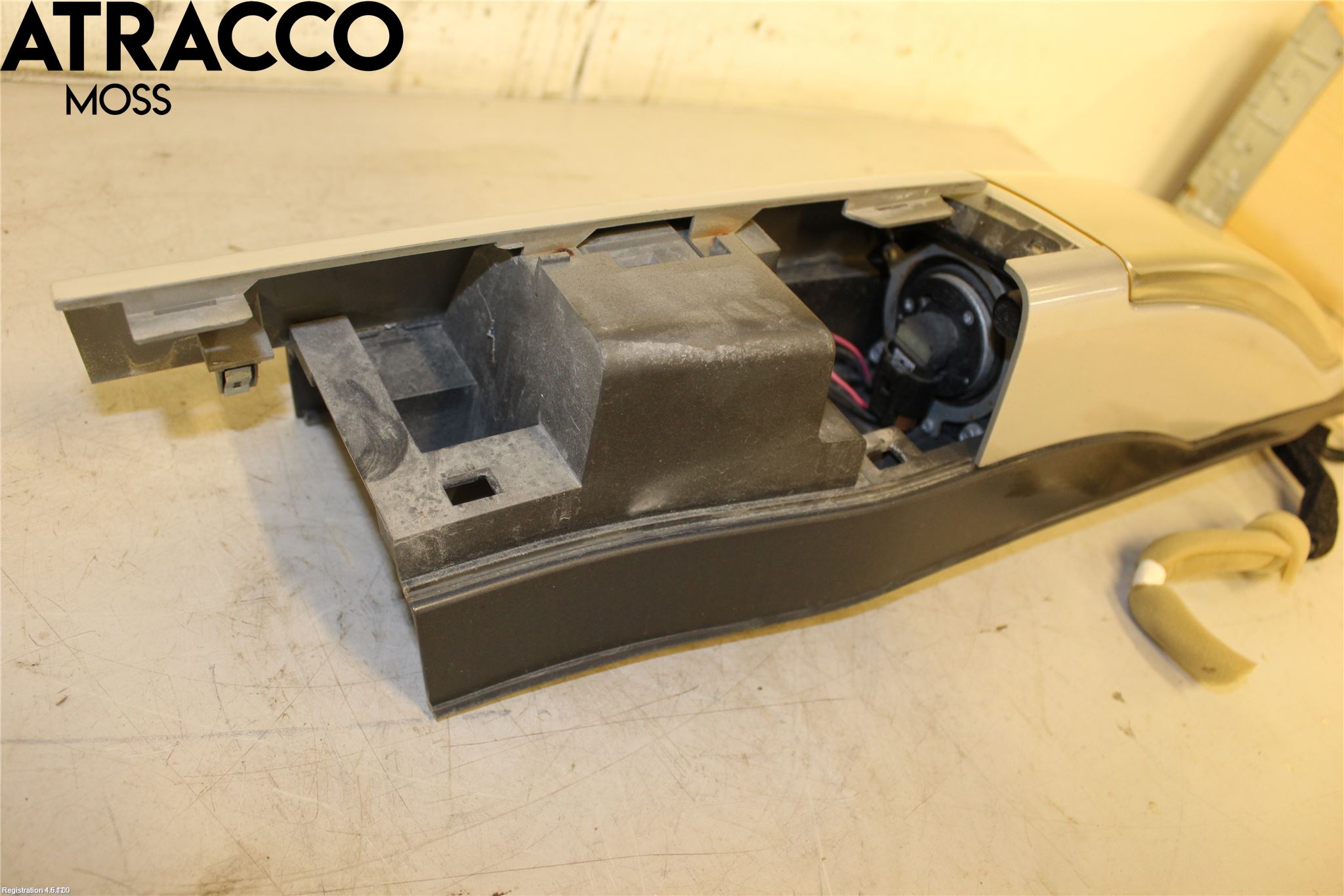 Nissan X-TRAIL 08-14 Frontlykt Venstre