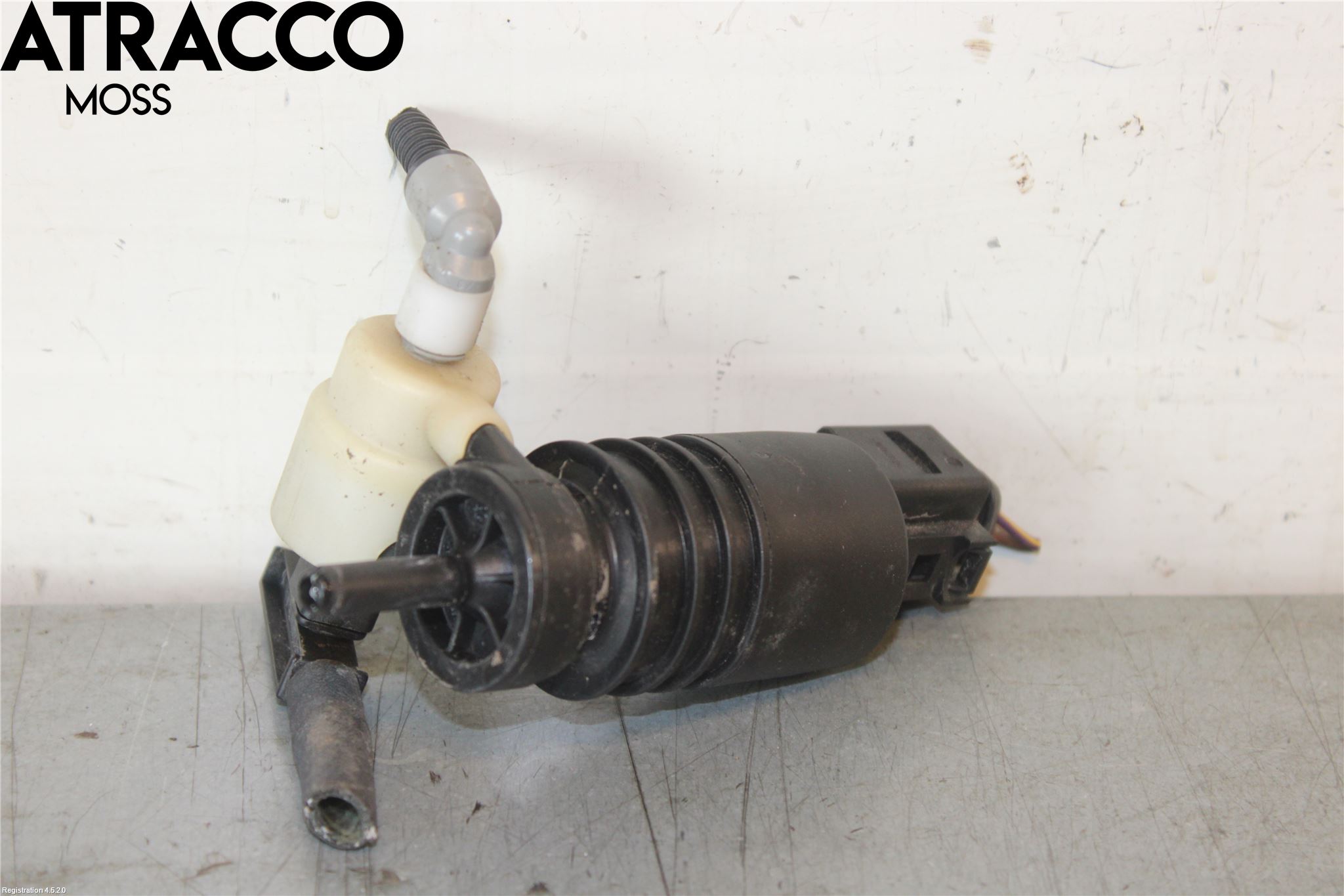 Mercedes-Benz MB C-KLASS (W204) 07-15 Spylerpumpe Frontrute