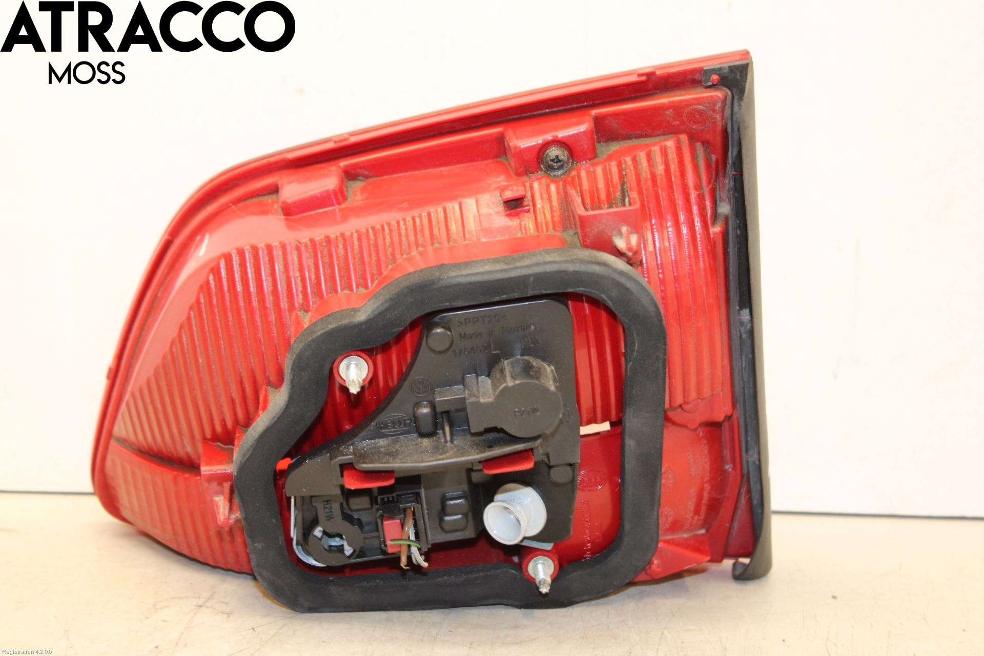 Volkswagen VW TOURAN 10-15 Baklykt Venstre  På Luke(Indre