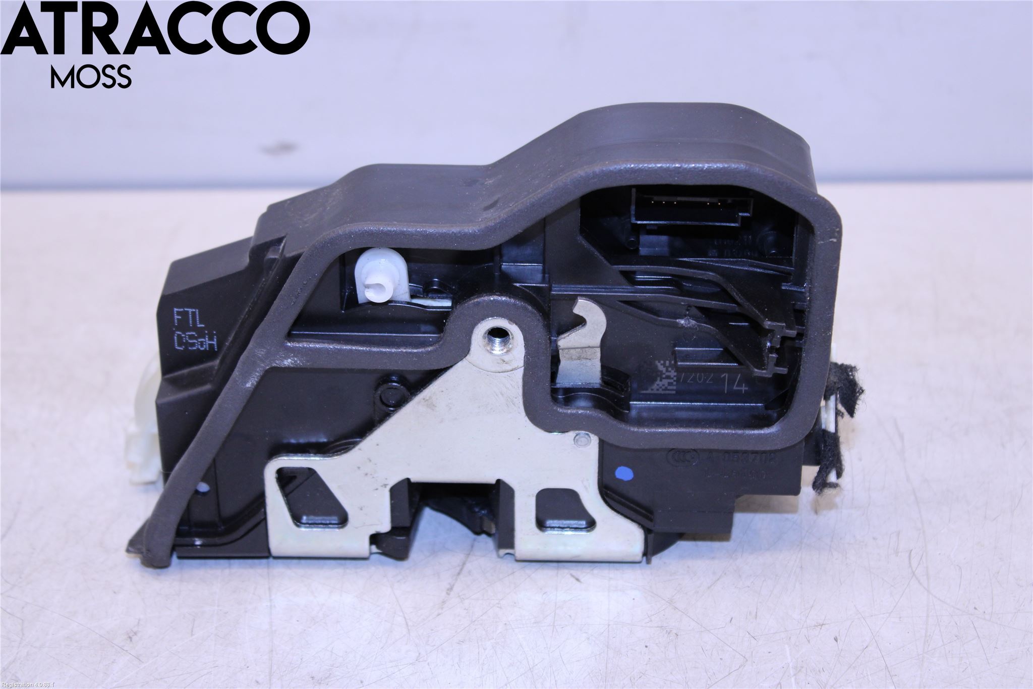 BMW 3 F30/F31/F80 12-19 Dørlås - Låsekasse