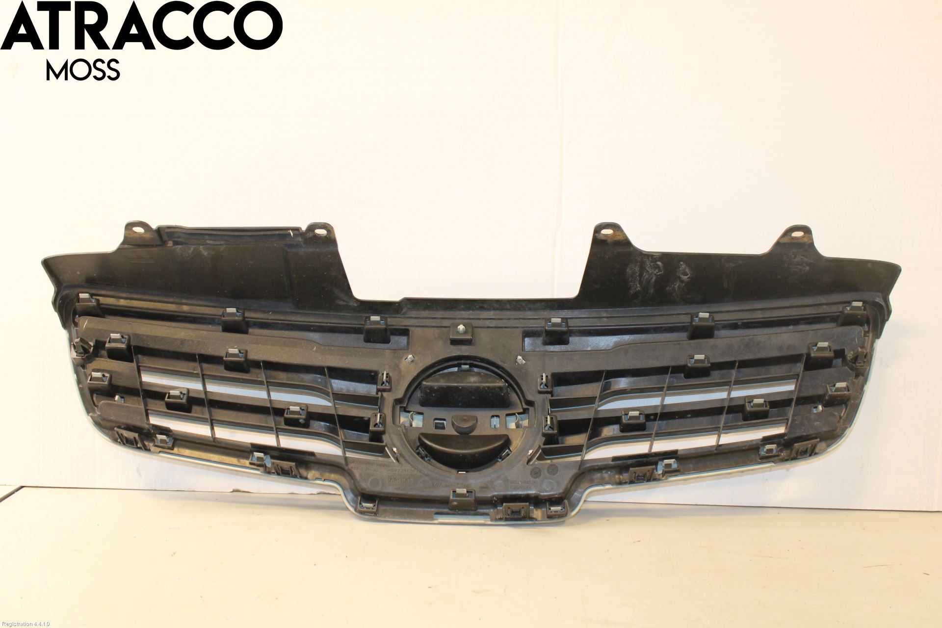 Nissan QASHQAI+2  08-10 Grill Komplett