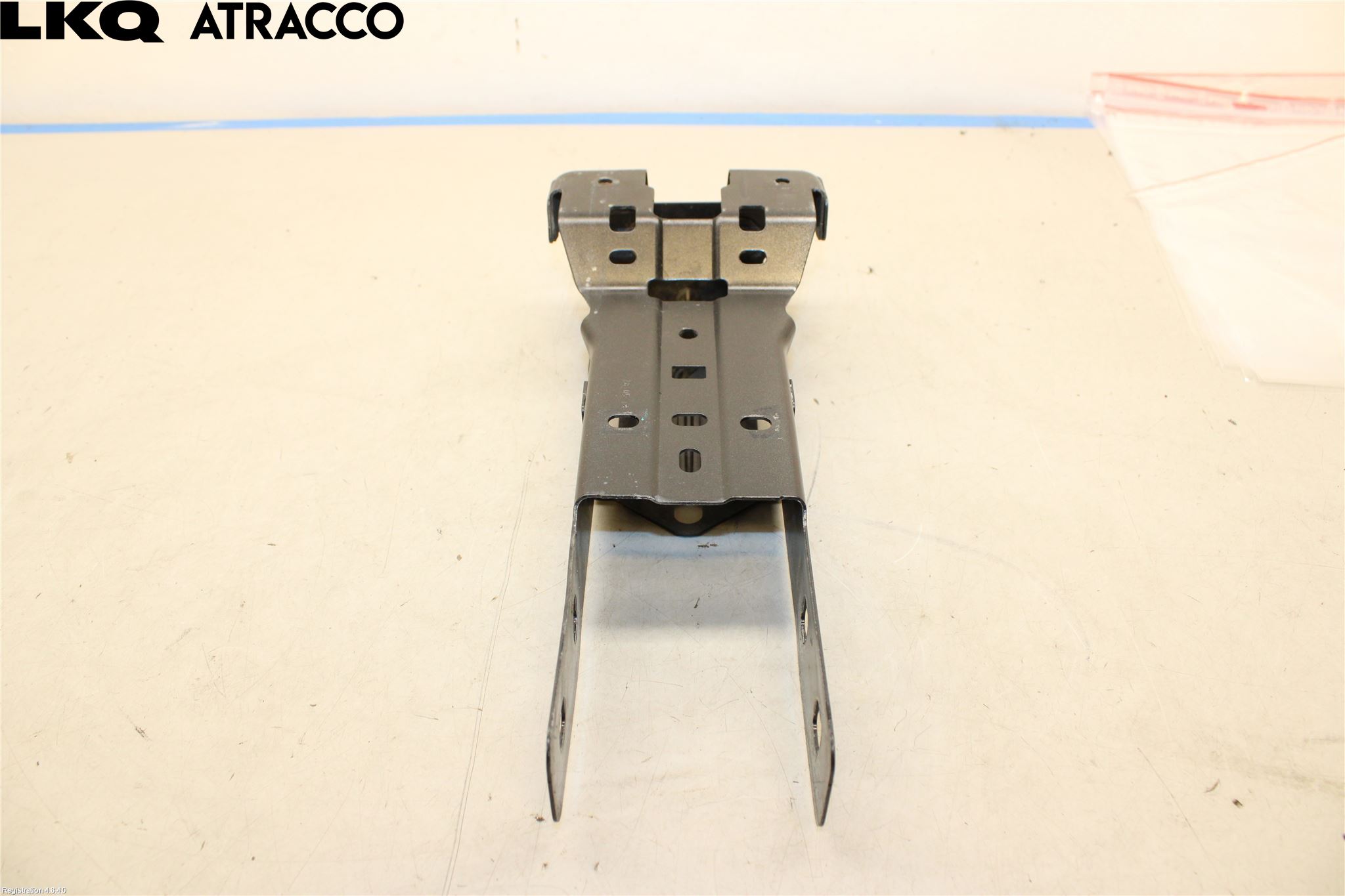 Jaguar I-PACE 18- Radiator Feste - Ramme - Bjelk