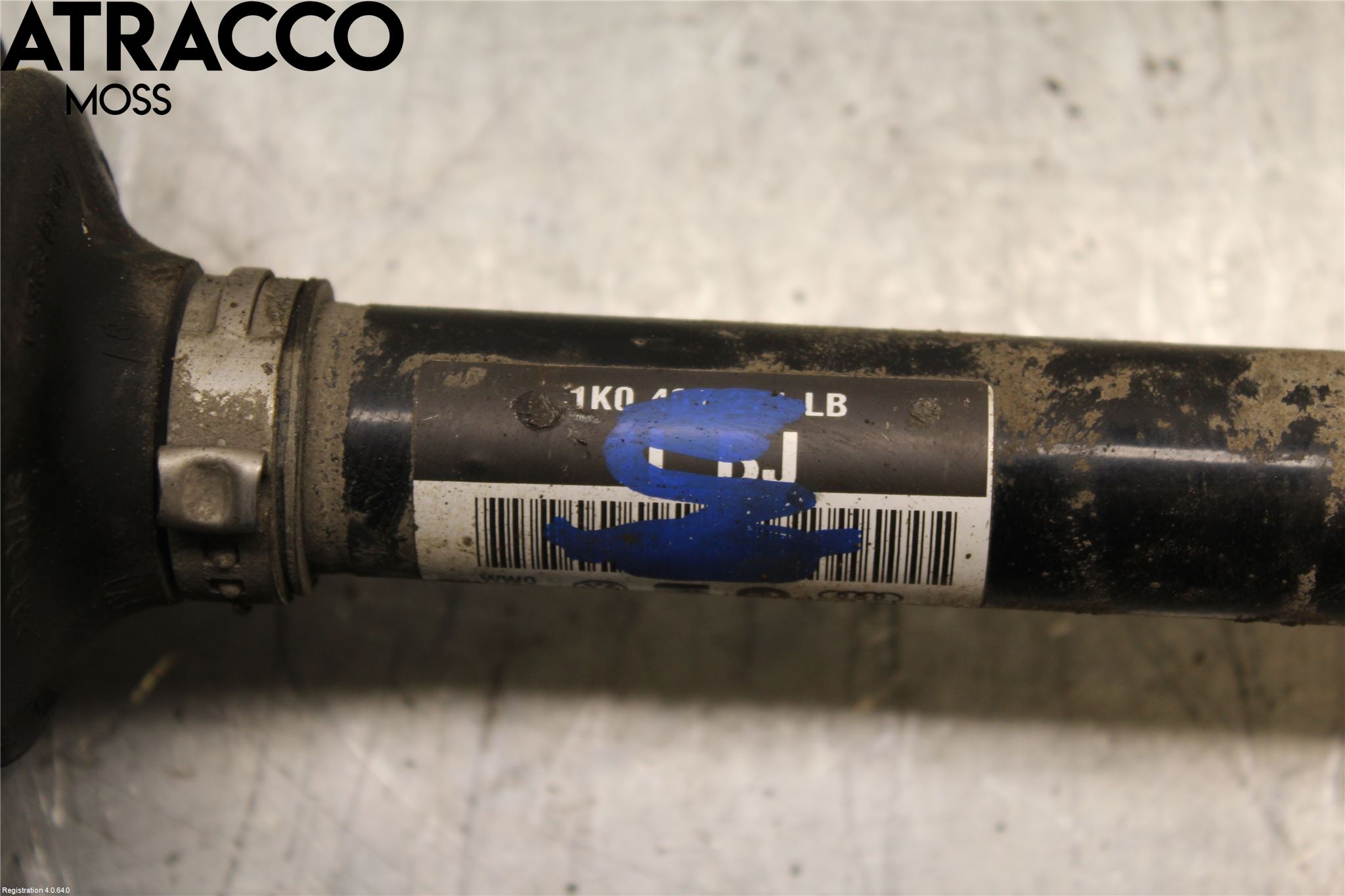 Volkswagen VW TOURAN 10-15 Drivaksel Foran Kompl Venstre