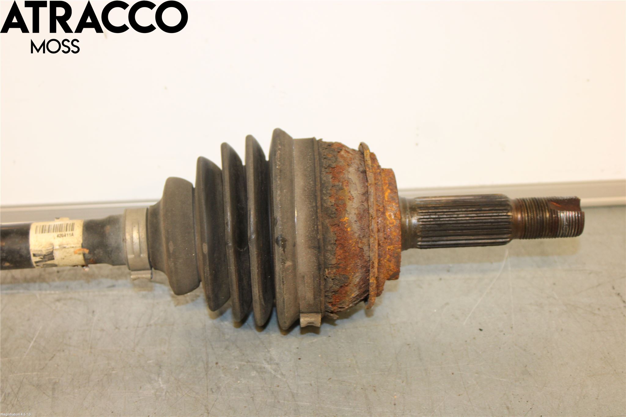 Toyota YARIS XP130 12-14 Drivaksel Foran Kompl Venstre