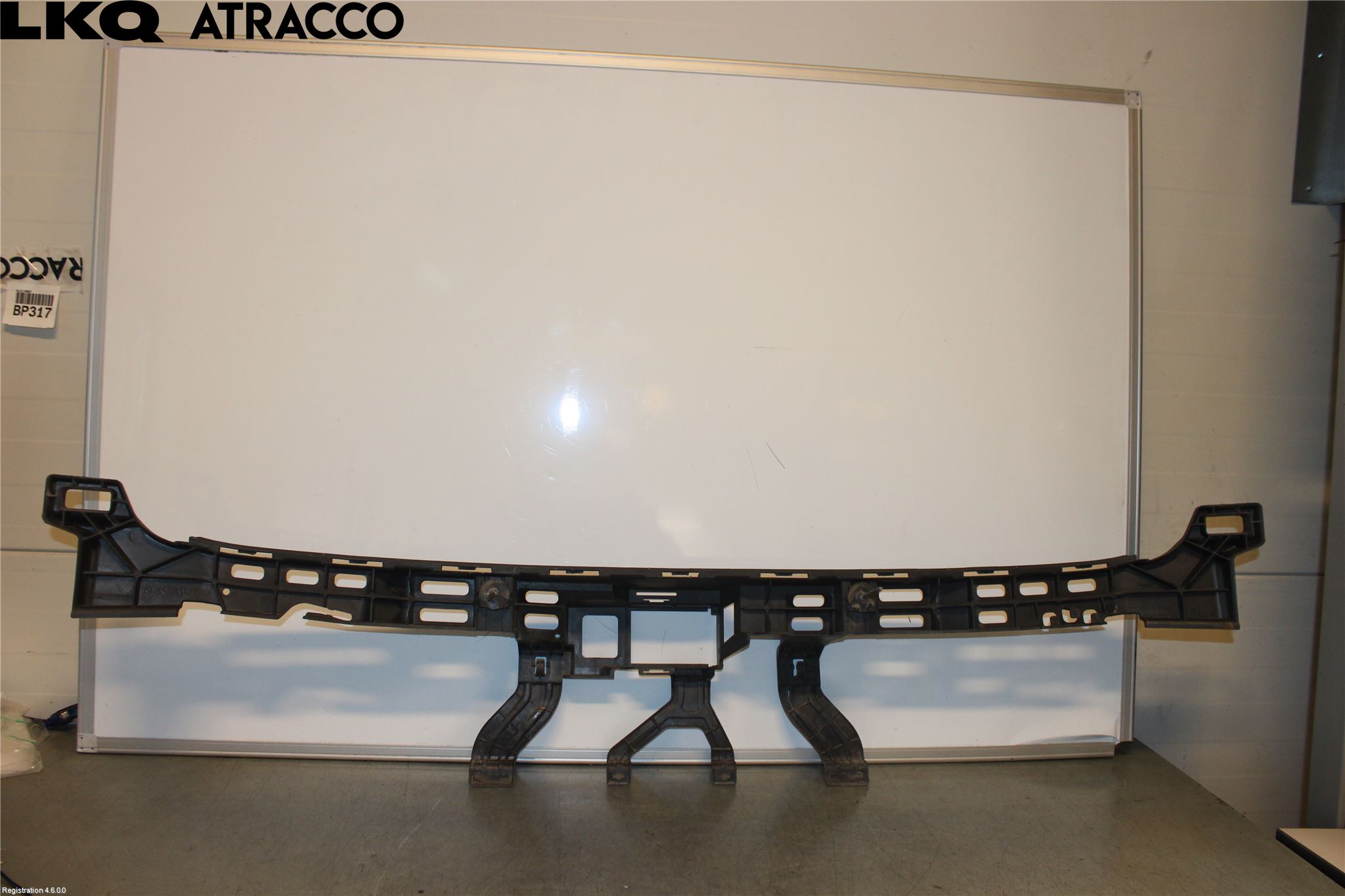 Mercedes-Benz MB E-KLASS (W212) 09-16 Støtfanger Bak Midt Del