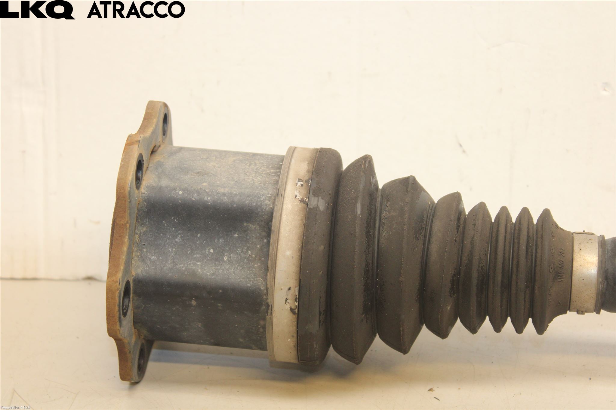 Audi A4/S4 B9 16-19 Drivaksel Foran Kompl Høyre