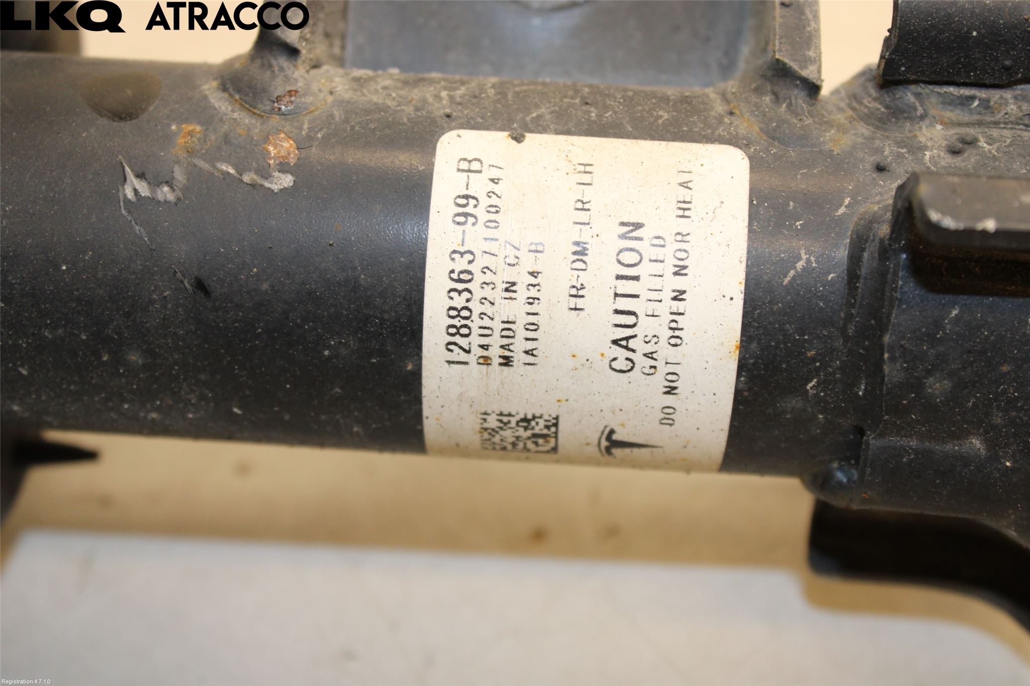 Tesla MODEL Y 21- Fjærbein Foran Venstre