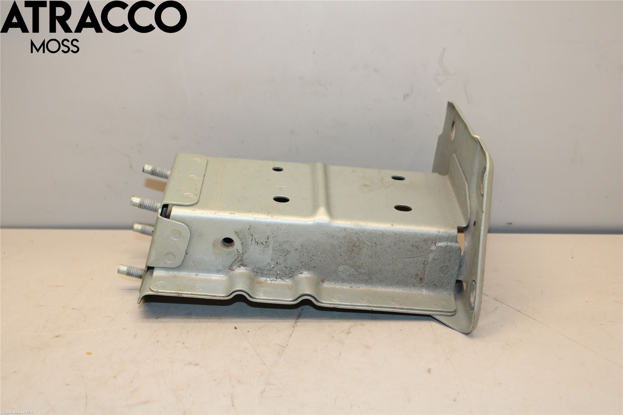 Nissan LEAF 18- Støtfanger Foran Feste