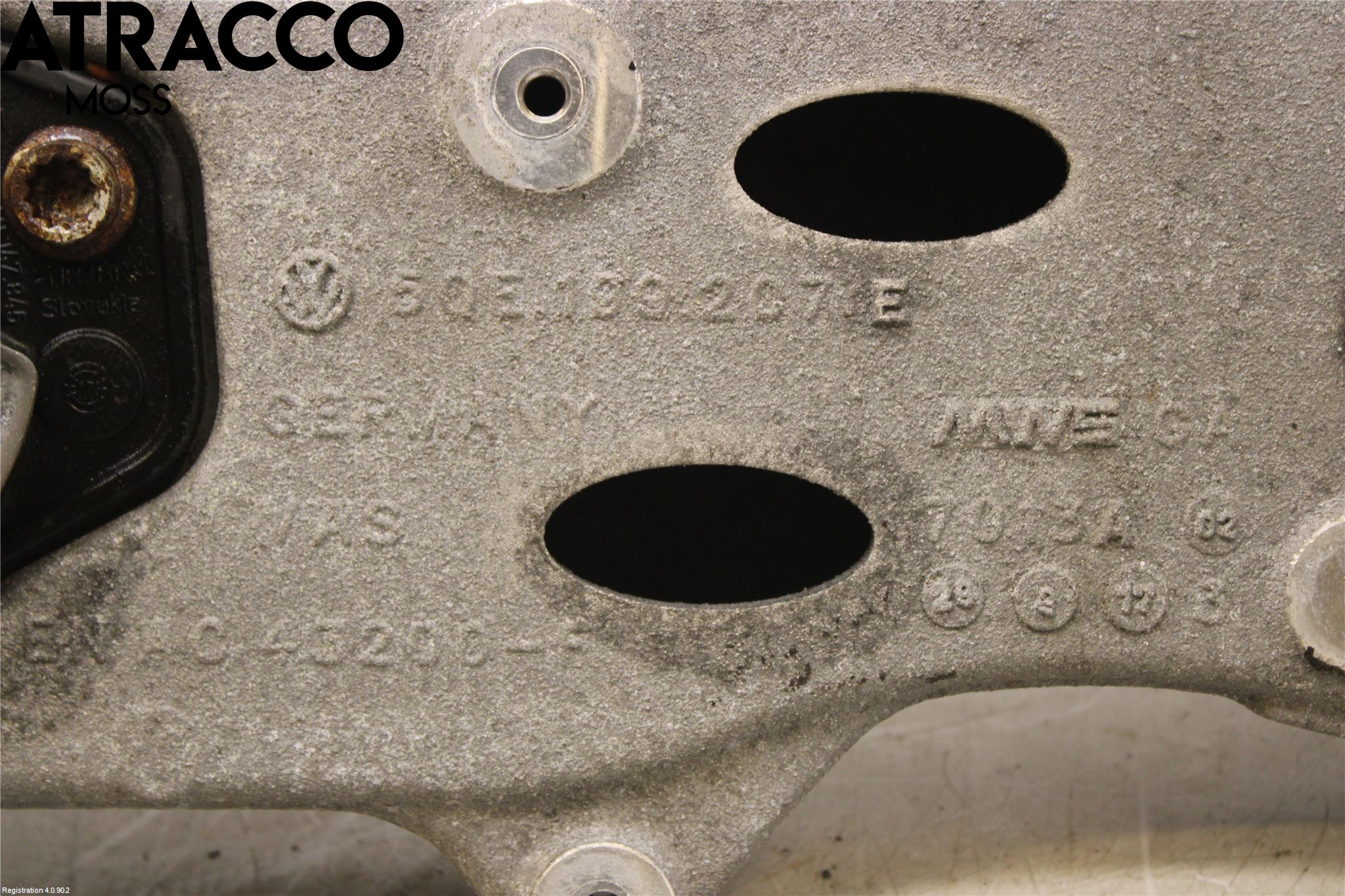 Volkswagen VW GOLF / E-GOLF VII 13-20 Motor Feste Stål-Alu