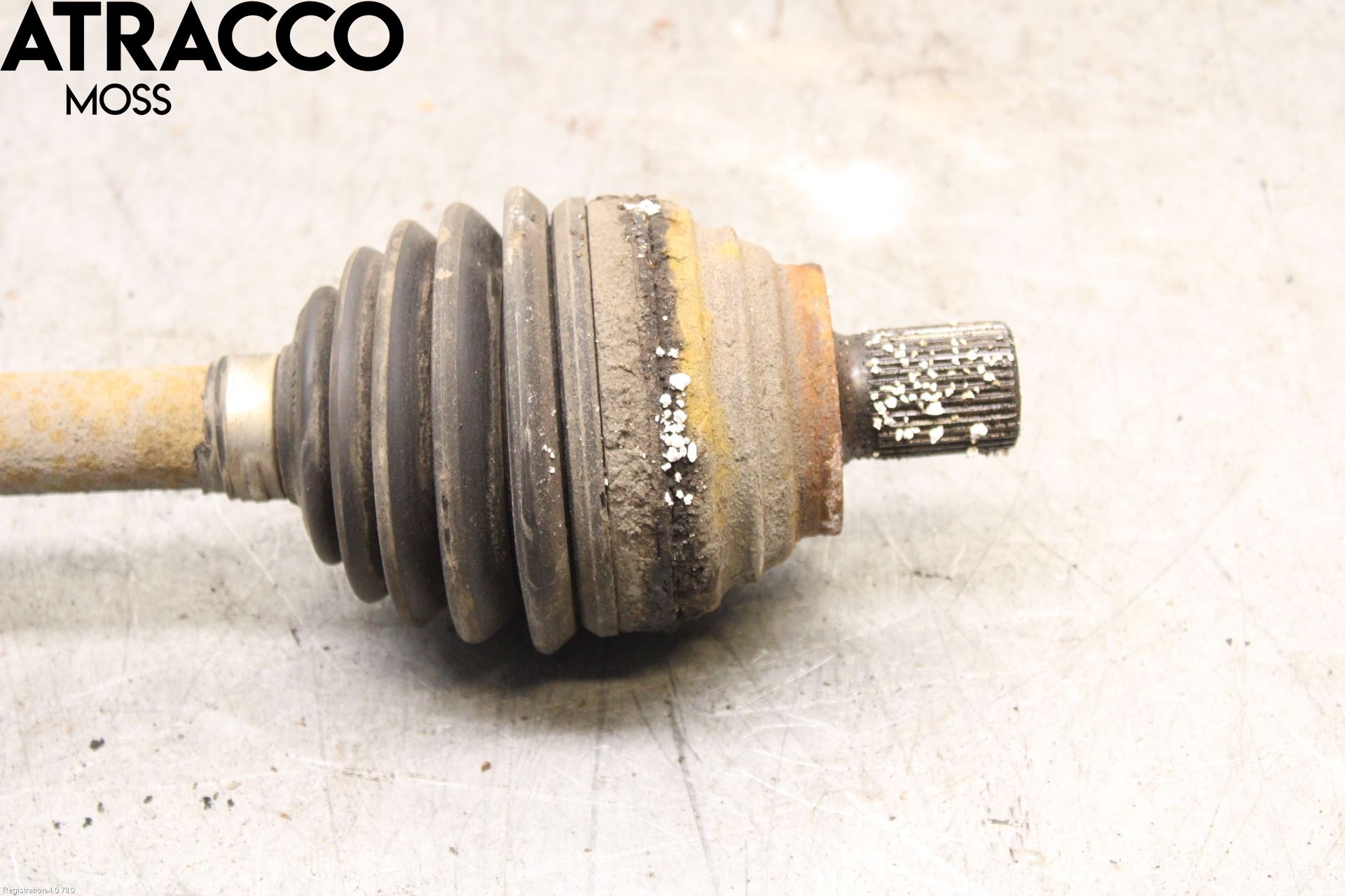 Volkswagen VW TOURAN 03-10 Drivaksel Foran Kompl Venstre