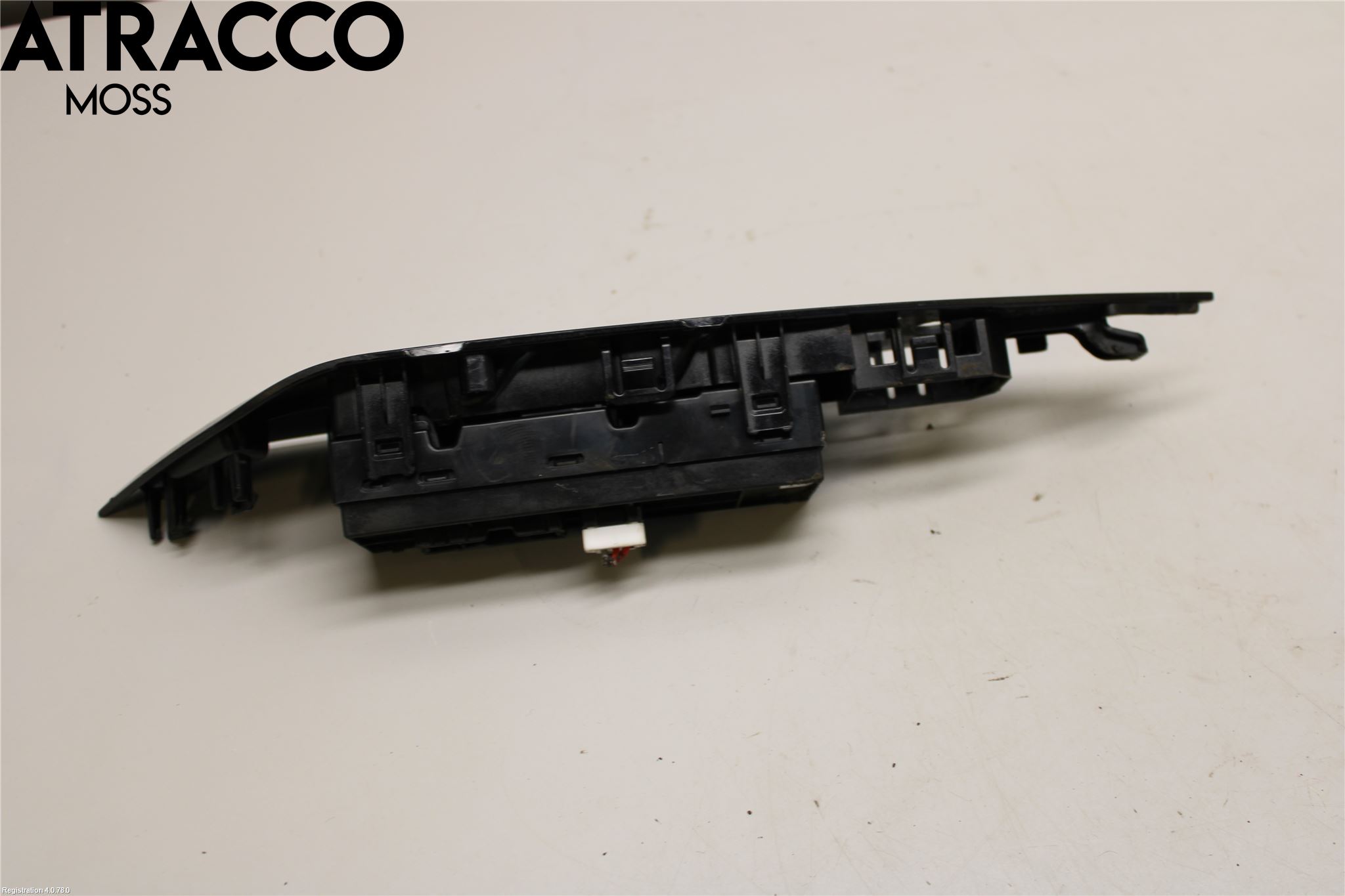 Nissan LEAF 11-17 Bryter Vindusheis