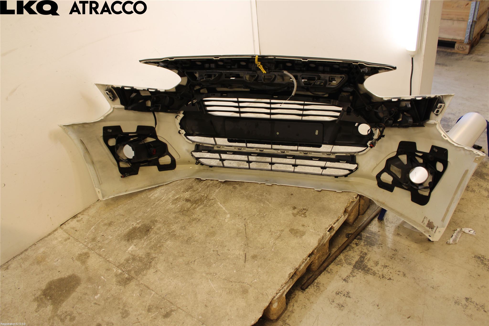 Ford TRANSIT/TOURNEO CONNECT 13-22 Støtfanger Foran