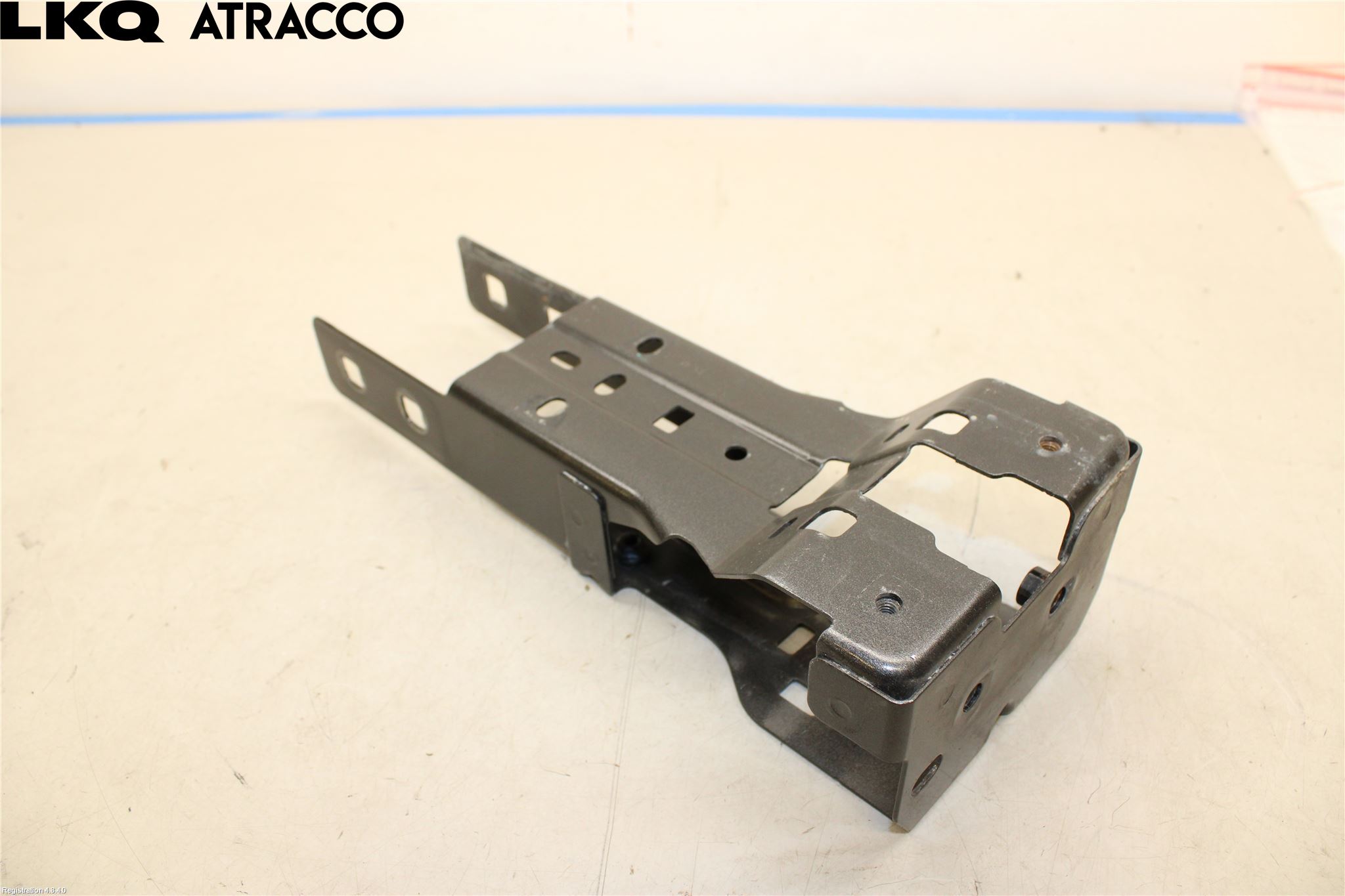 Jaguar I-PACE 18- Radiator Feste - Ramme - Bjelk