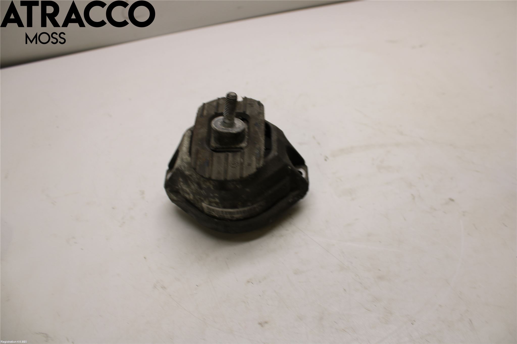 BMW 5 E60/61 Sed/Tou 02-10 Motor Feste Gummi