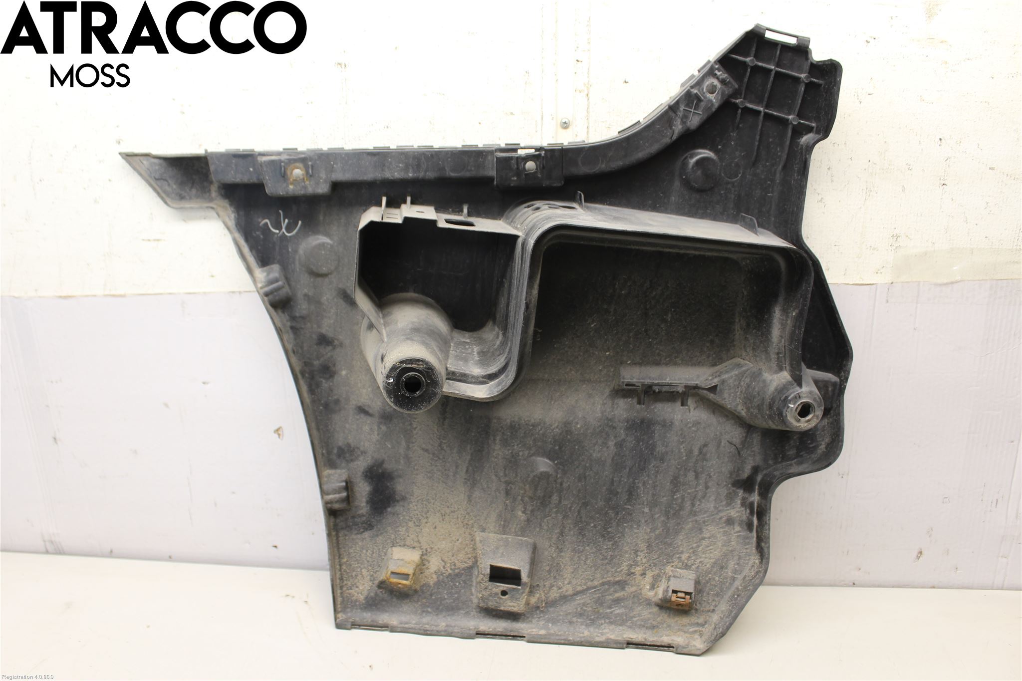 BMW 5 F10/F11/F18 09-17 Støtfanger Bak Feste