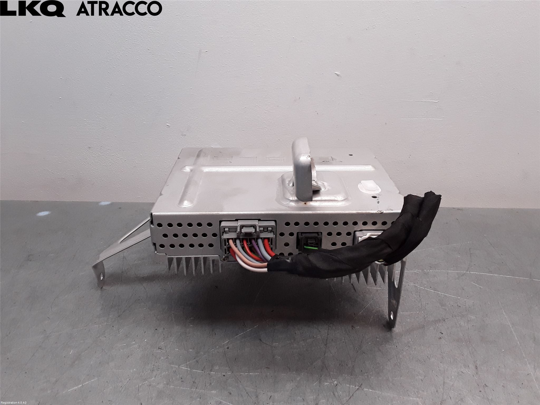 Tesla MODEL 3 17- Stereo Forsterker