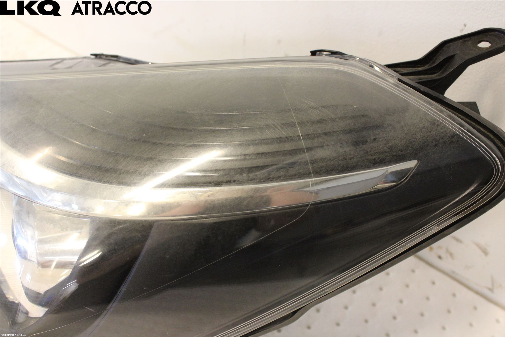 Toyota YARIS XP130 15-20 Frontlykt Venstre