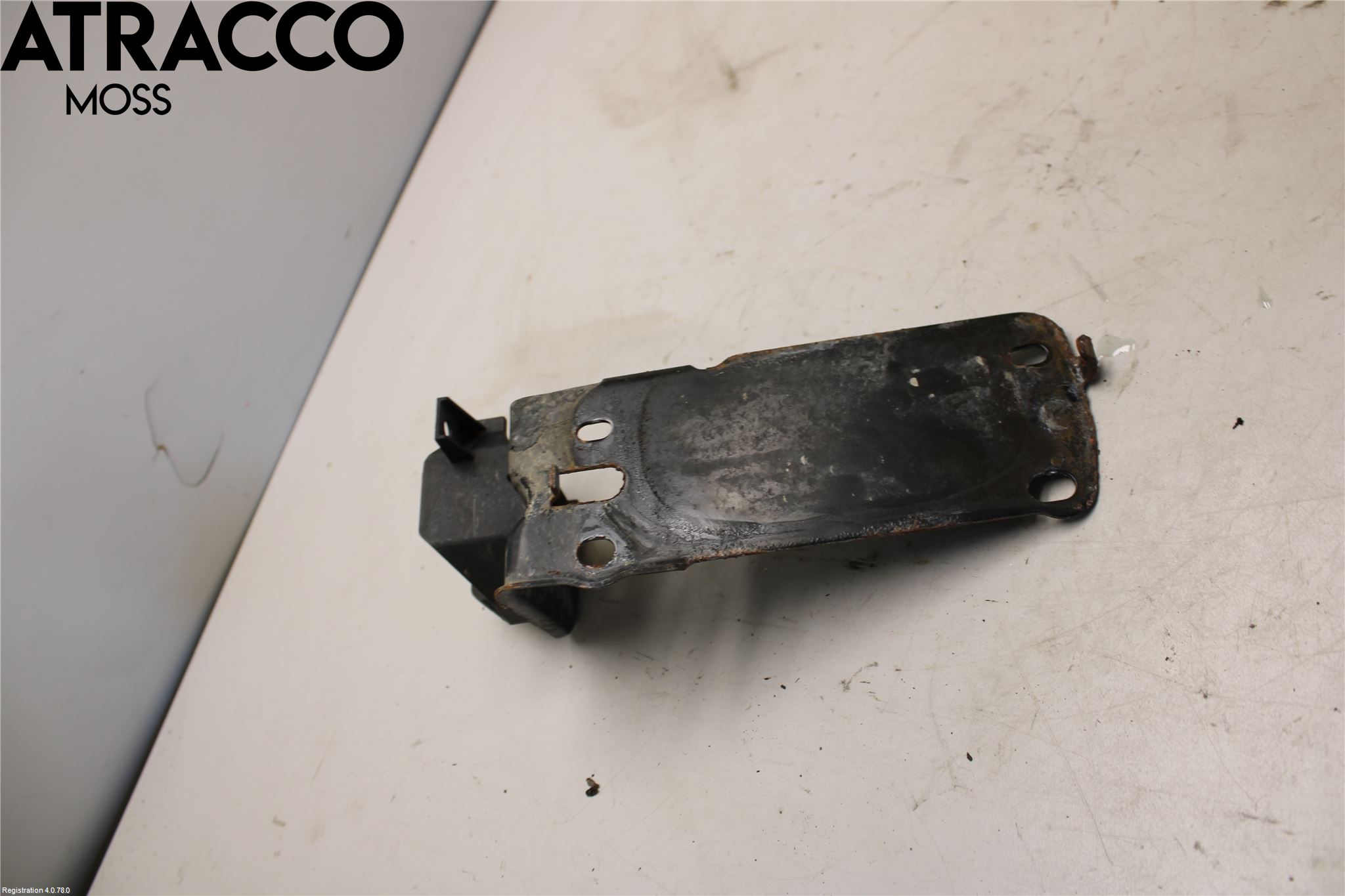 BMW X1 E84 10-15 Radiator Feste - Ramme - Bjelk