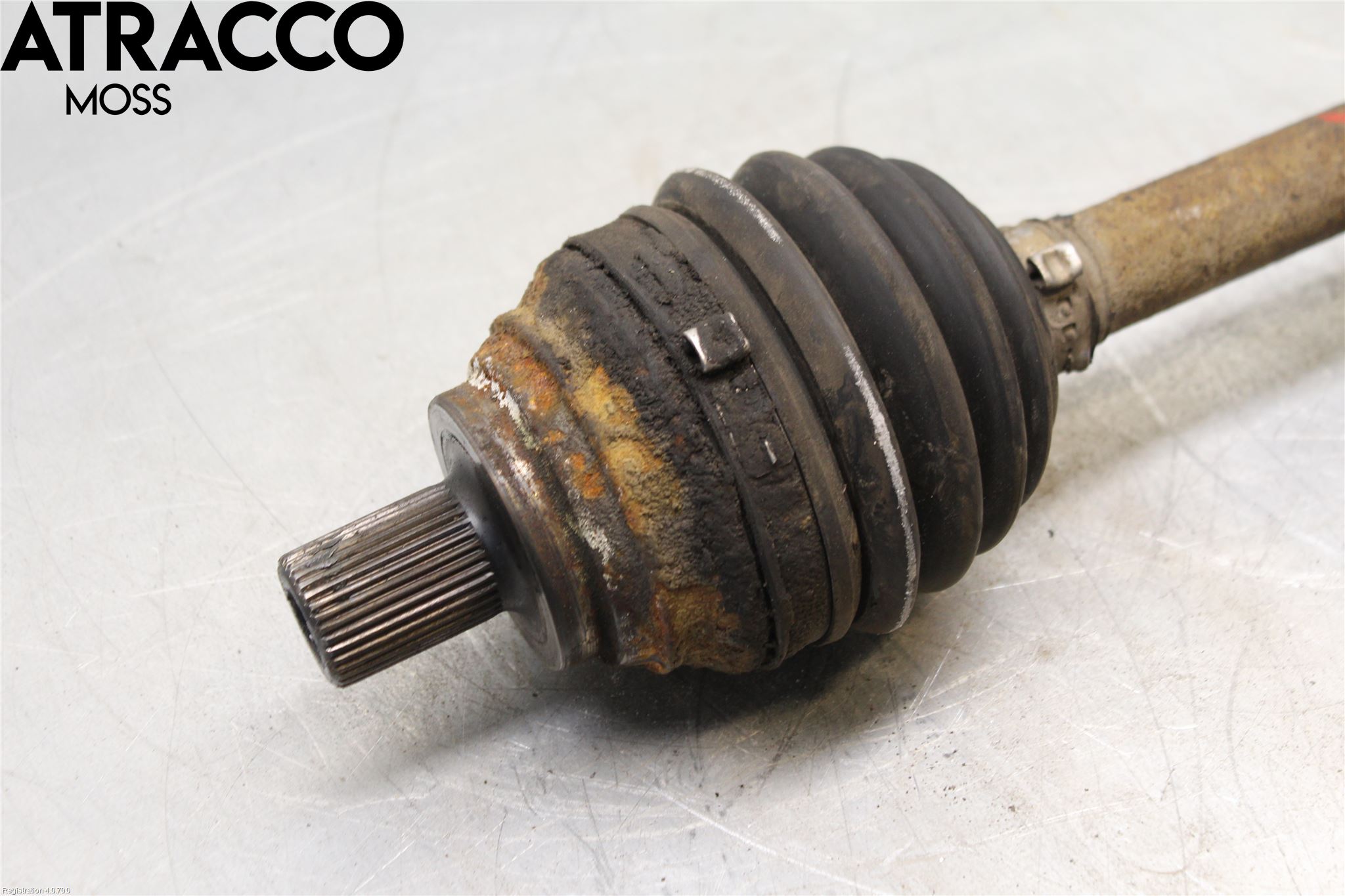 Volkswagen VW PASSAT 05-11 Drivaksel Foran Kompl Venstre