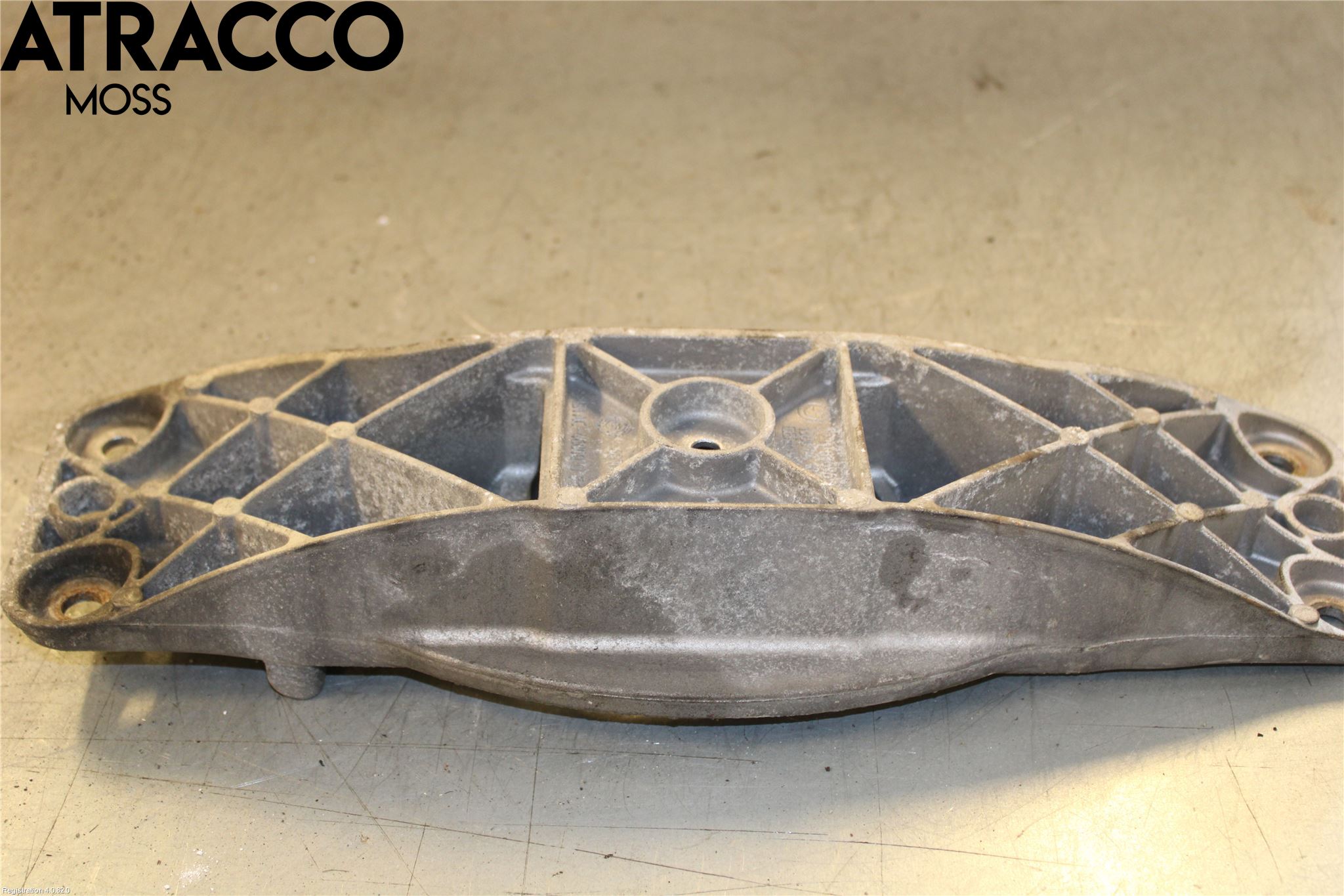 BMW 5 E60/61 Sed/Tou 02-10 Gearkasse Bjelke - Travers