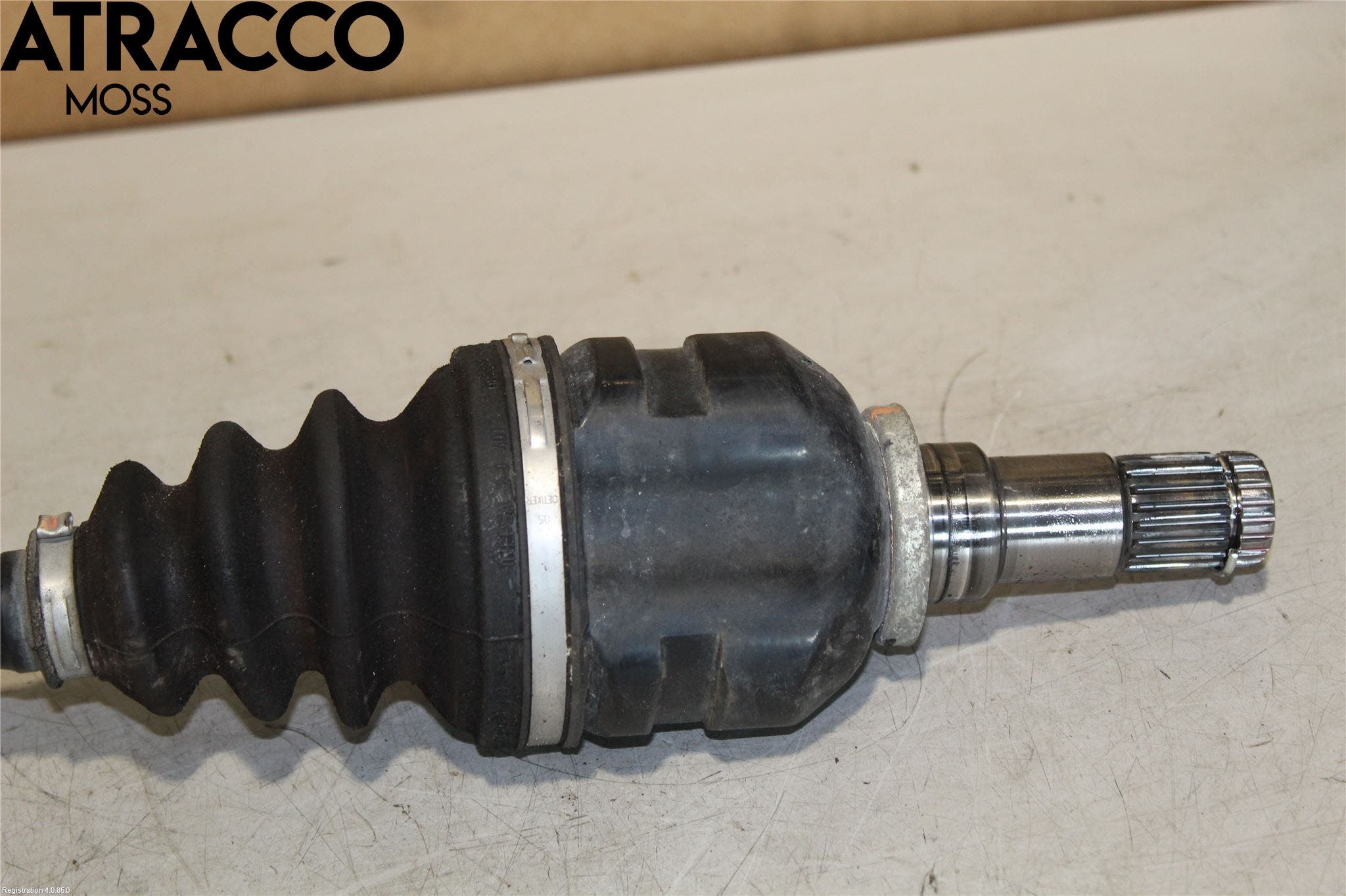 Toyota YARIS XP130 15-20 Drivaksel Foran Kompl Venstre