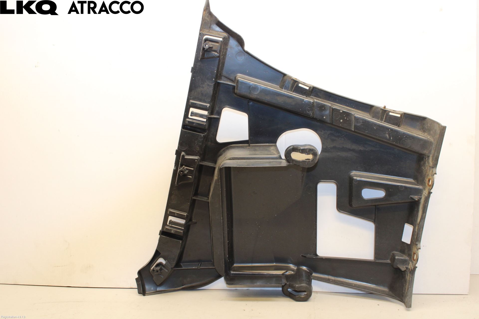 BMW 3 F30/F31/F80 12-19 Støtfangerfeste Bak Venstre