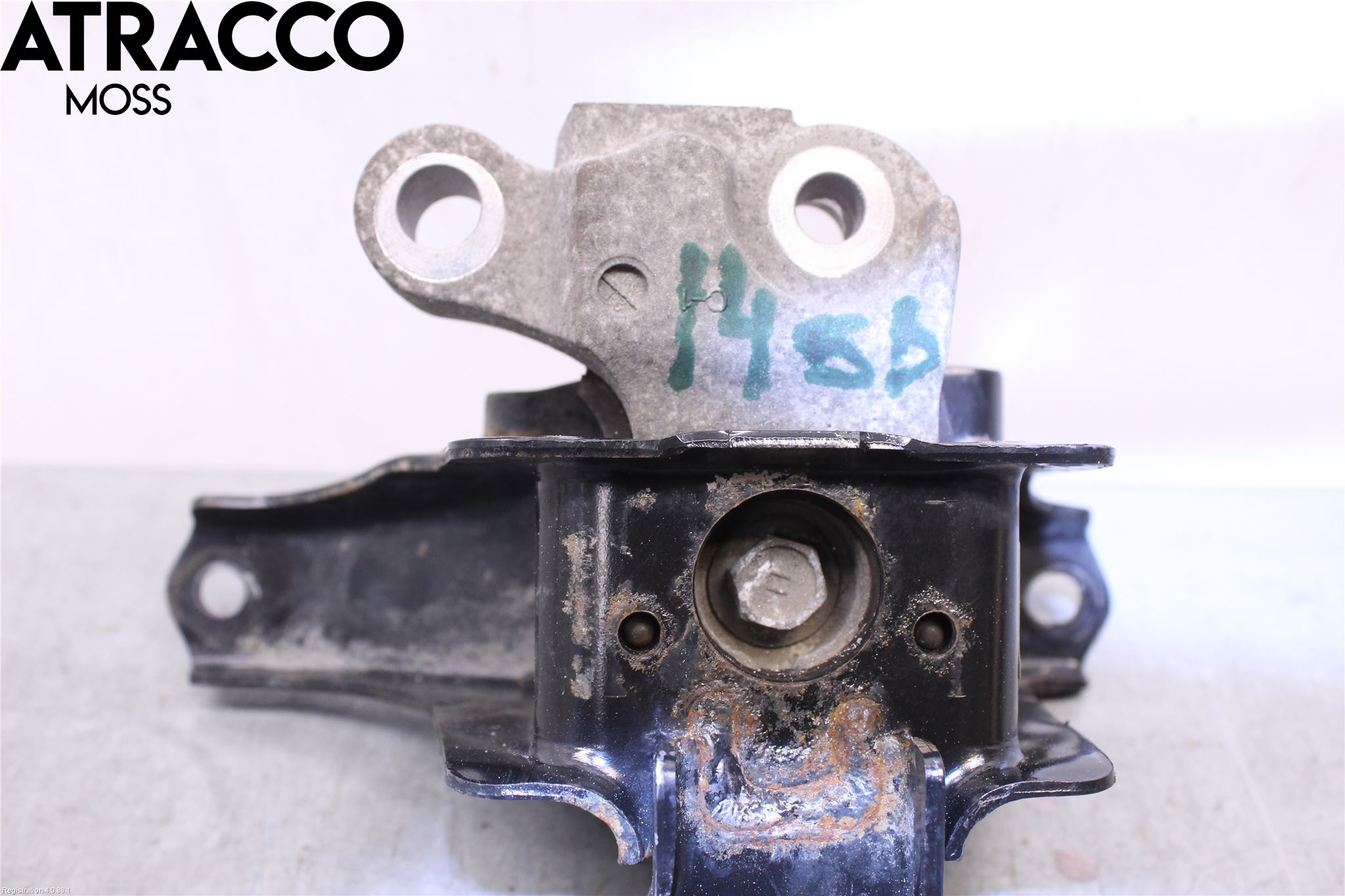 Toyota YARIS XP130 12-14 Motor Feste Gummi