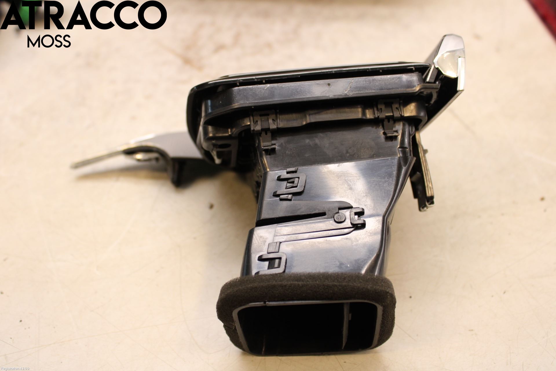 Volvo XC60 18- Dashbord Kanal - Dyse