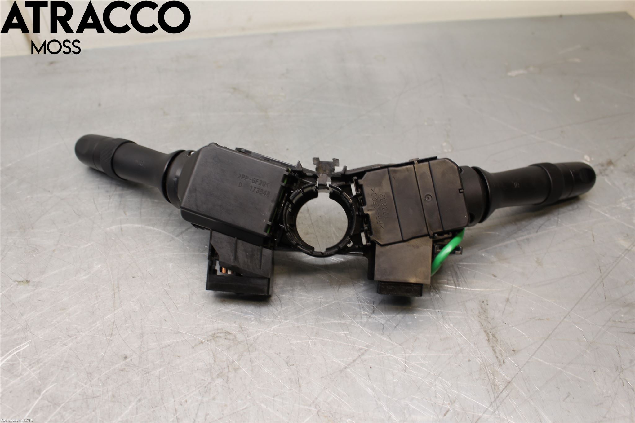 Toyota PRIUS+ ZVW40 12-20 Bryter Ratt Kombi H Og V