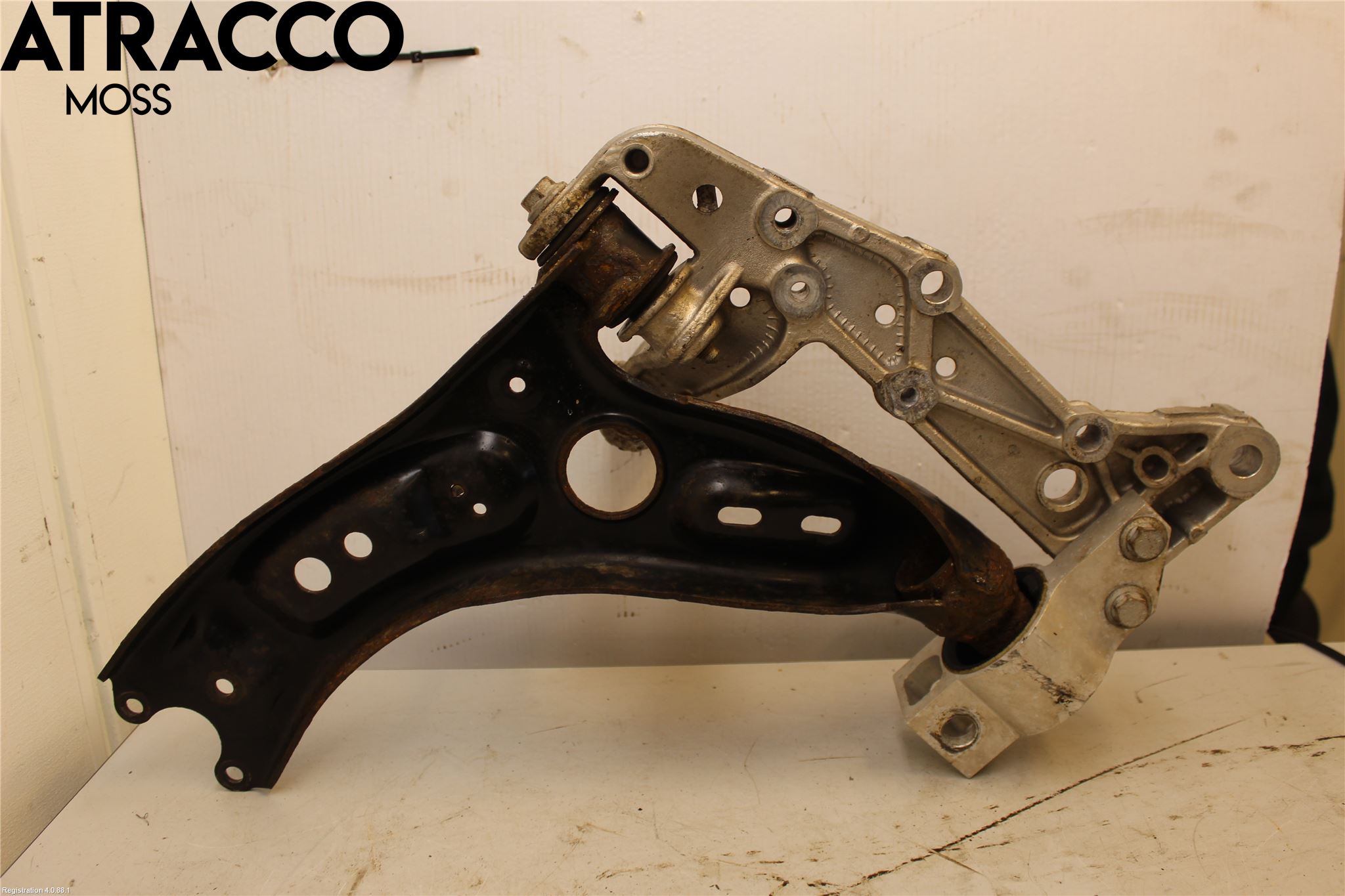 Volkswagen VW GOLF VI 09-13 Bærearm Foran Høyre Nedre