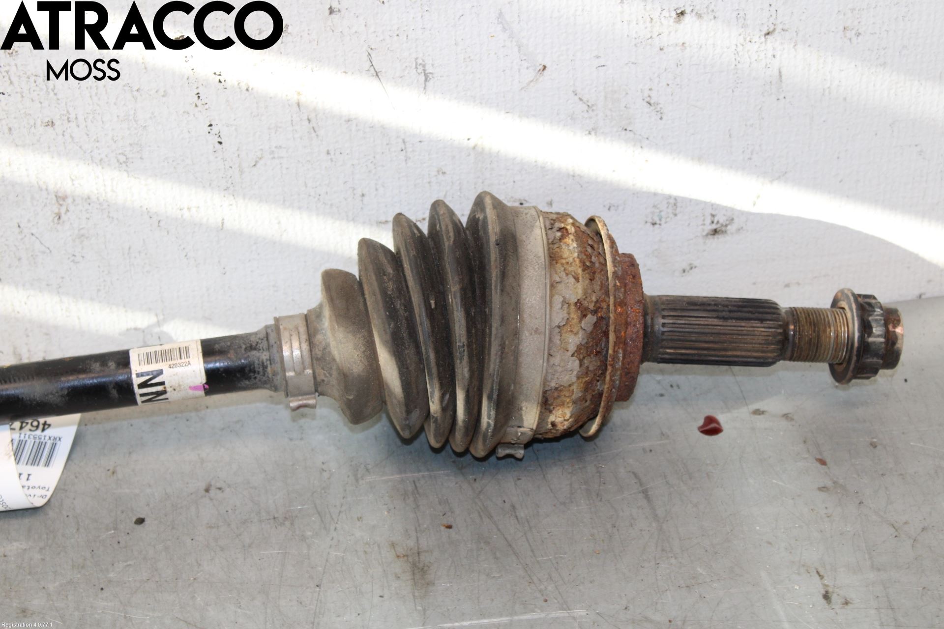 Toyota YARIS XP130 12-14 Drivaksel Foran Kompl Venstre