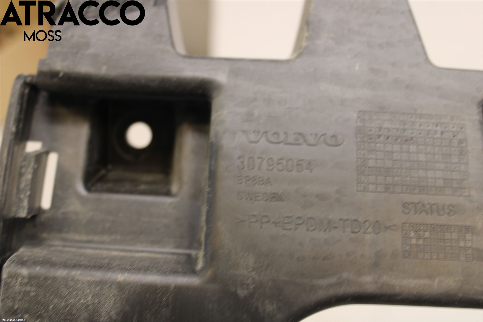 Volvo S60 11-13 Støtfangerfeste Bak Venstre