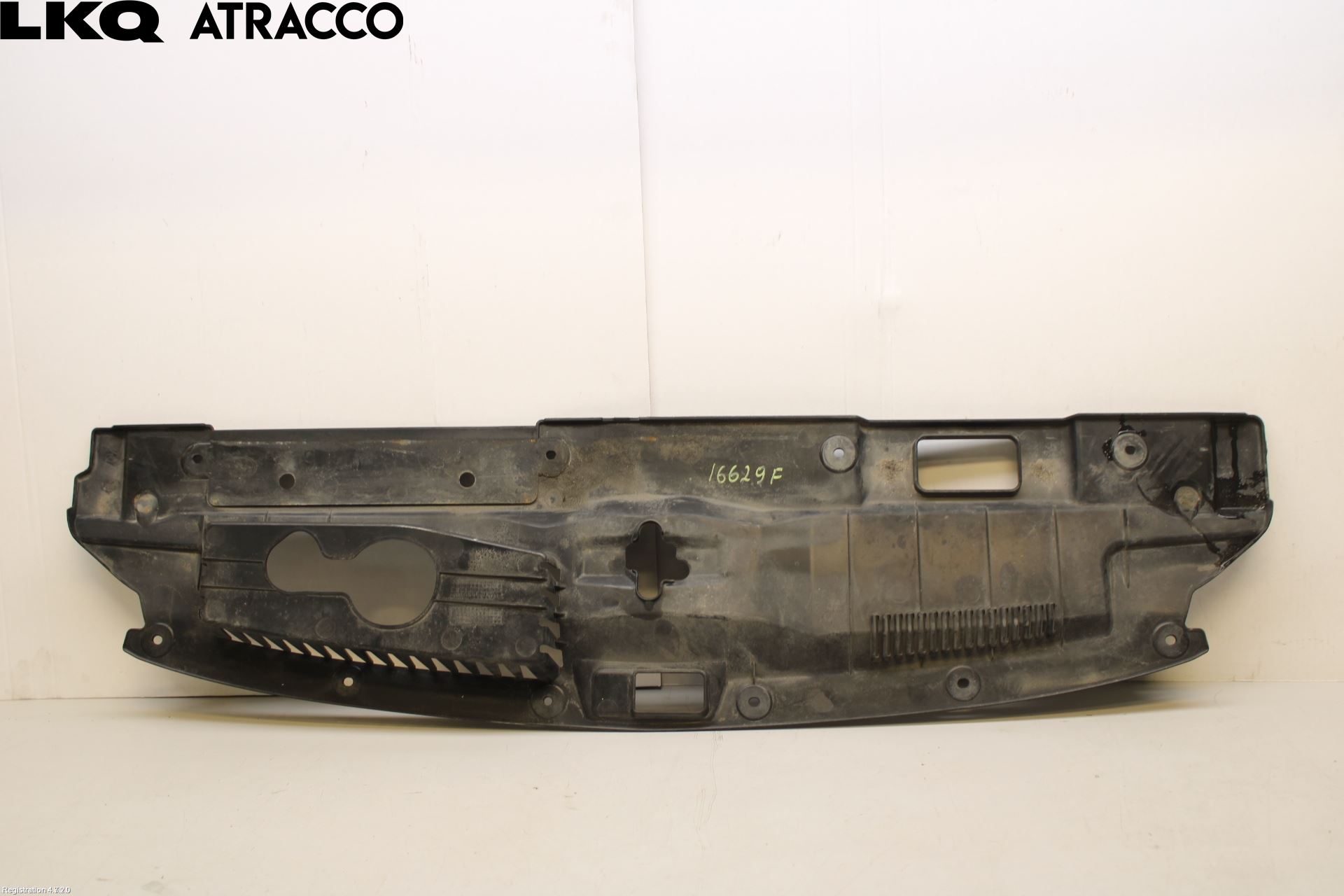 Mitsubishi OUTLANDER 13-21 Støtfanger Foran Plastdeksel