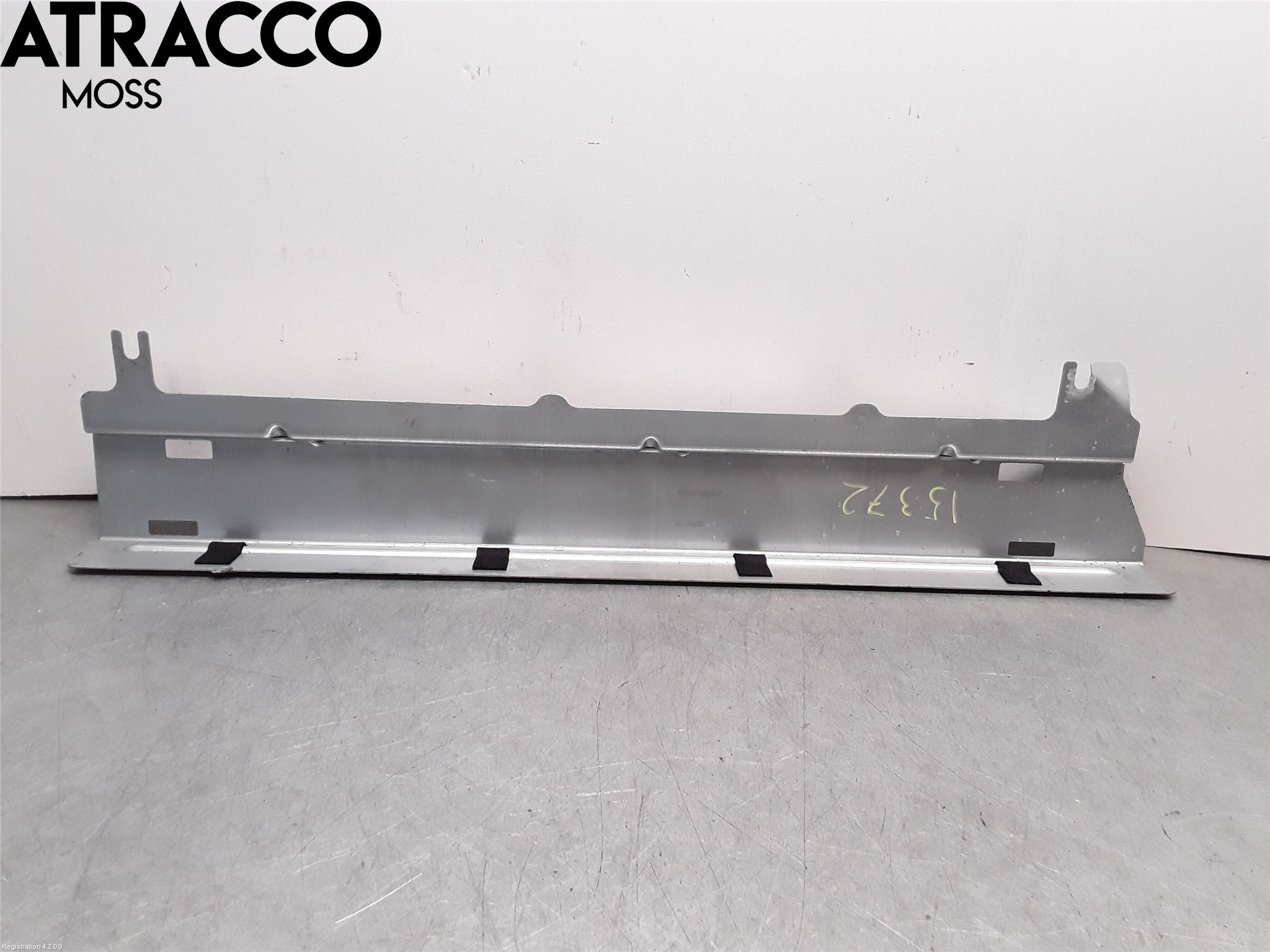 Mercedes-Benz MB C-KLASS (W205) 14-21 Skylthållare