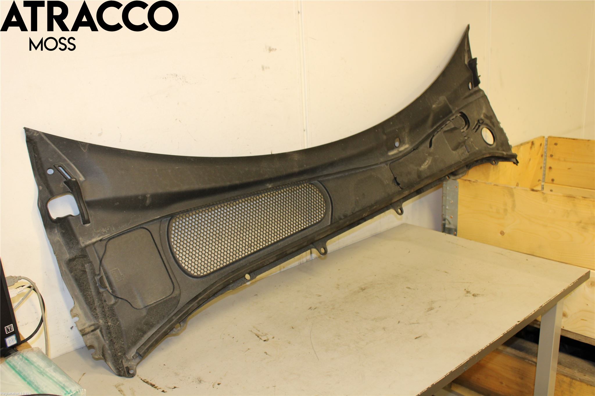 Volvo V60 19- Visker Deksel-Grill-Under Frr