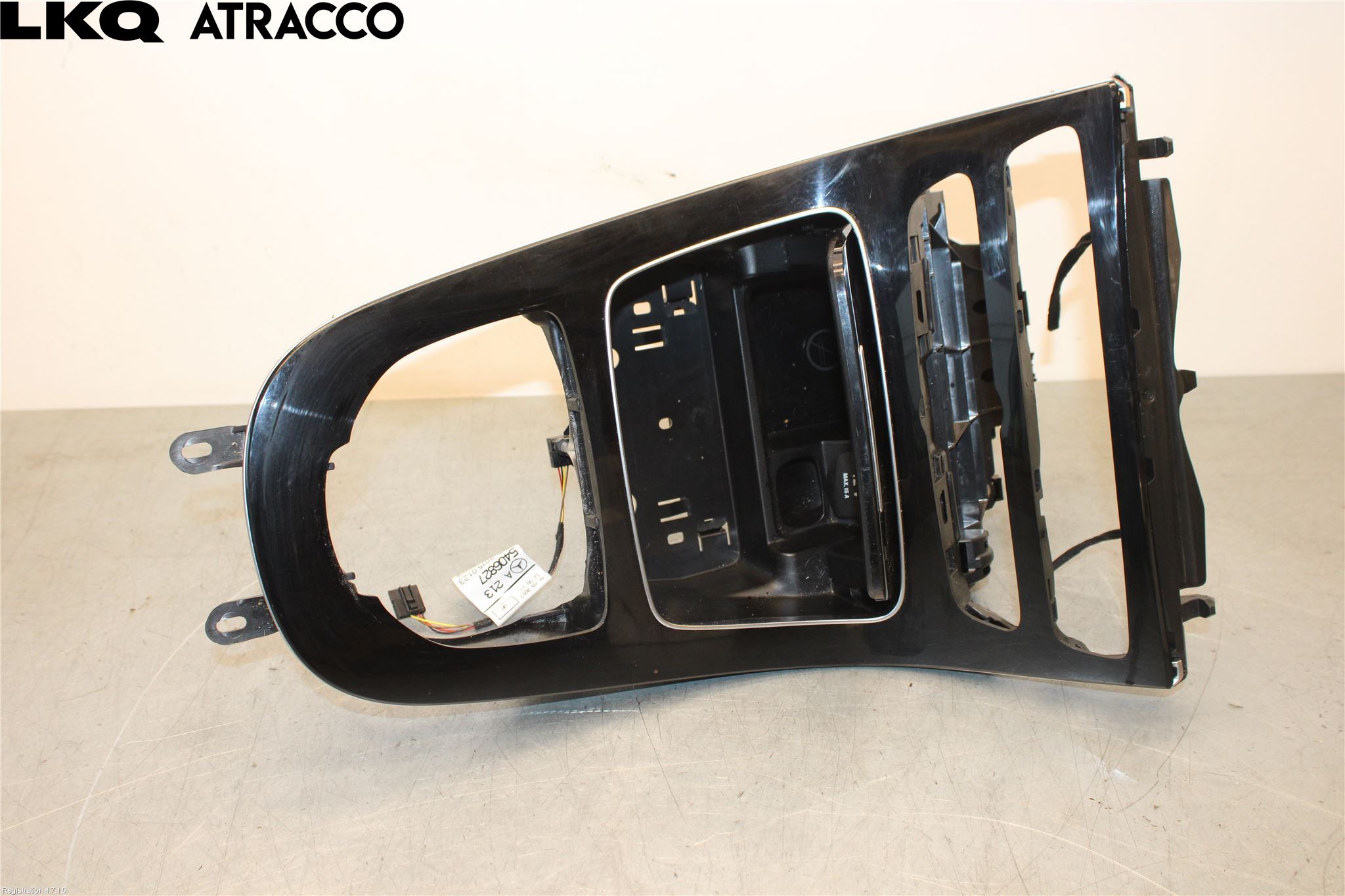 Mercedes-Benz MB E-KLASS (W213) 16-23 Instrumentkonsoll Midt