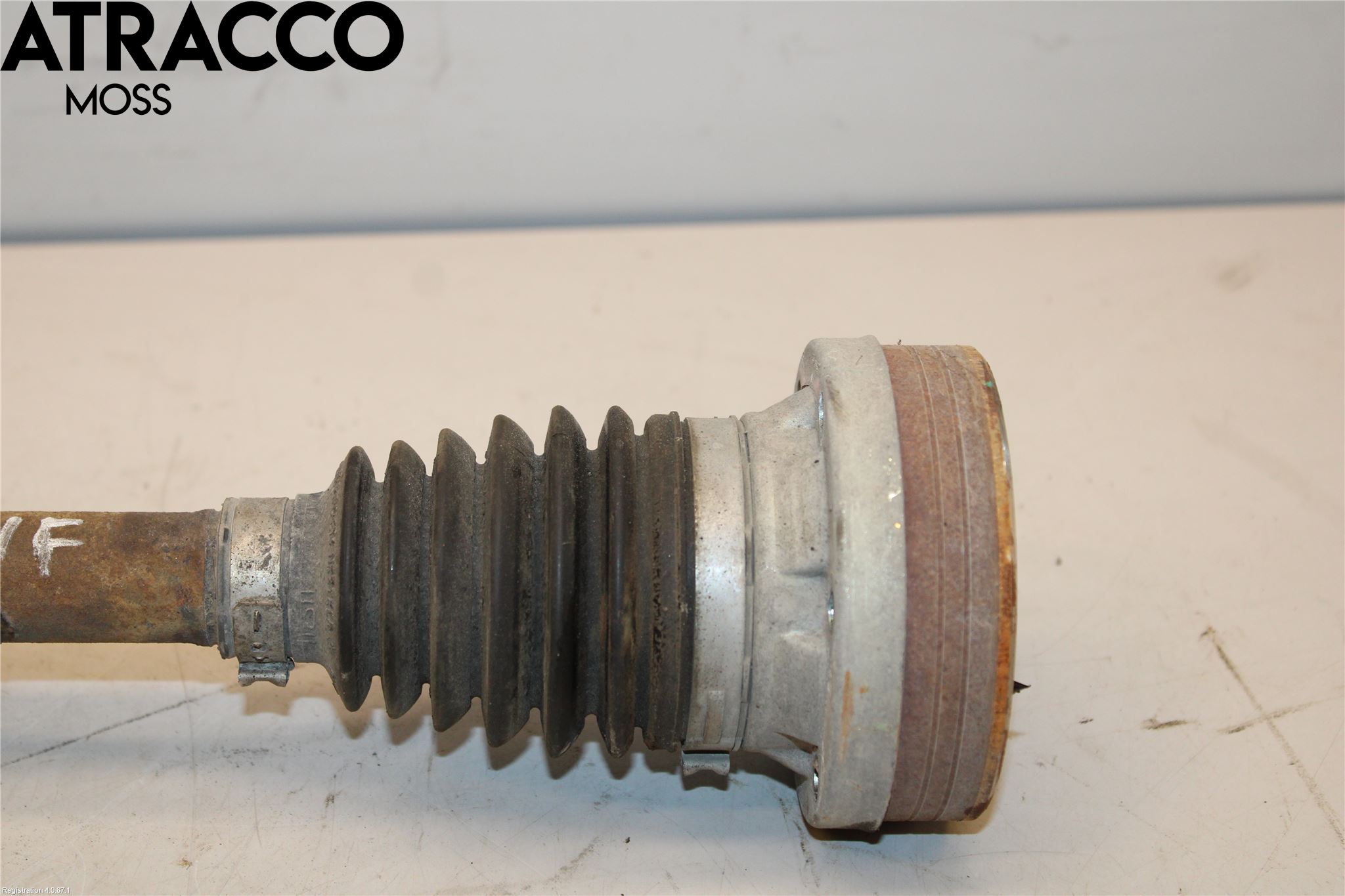 Volkswagen VW PASSAT 15-19 Drivaksel Foran Kompl Venstre