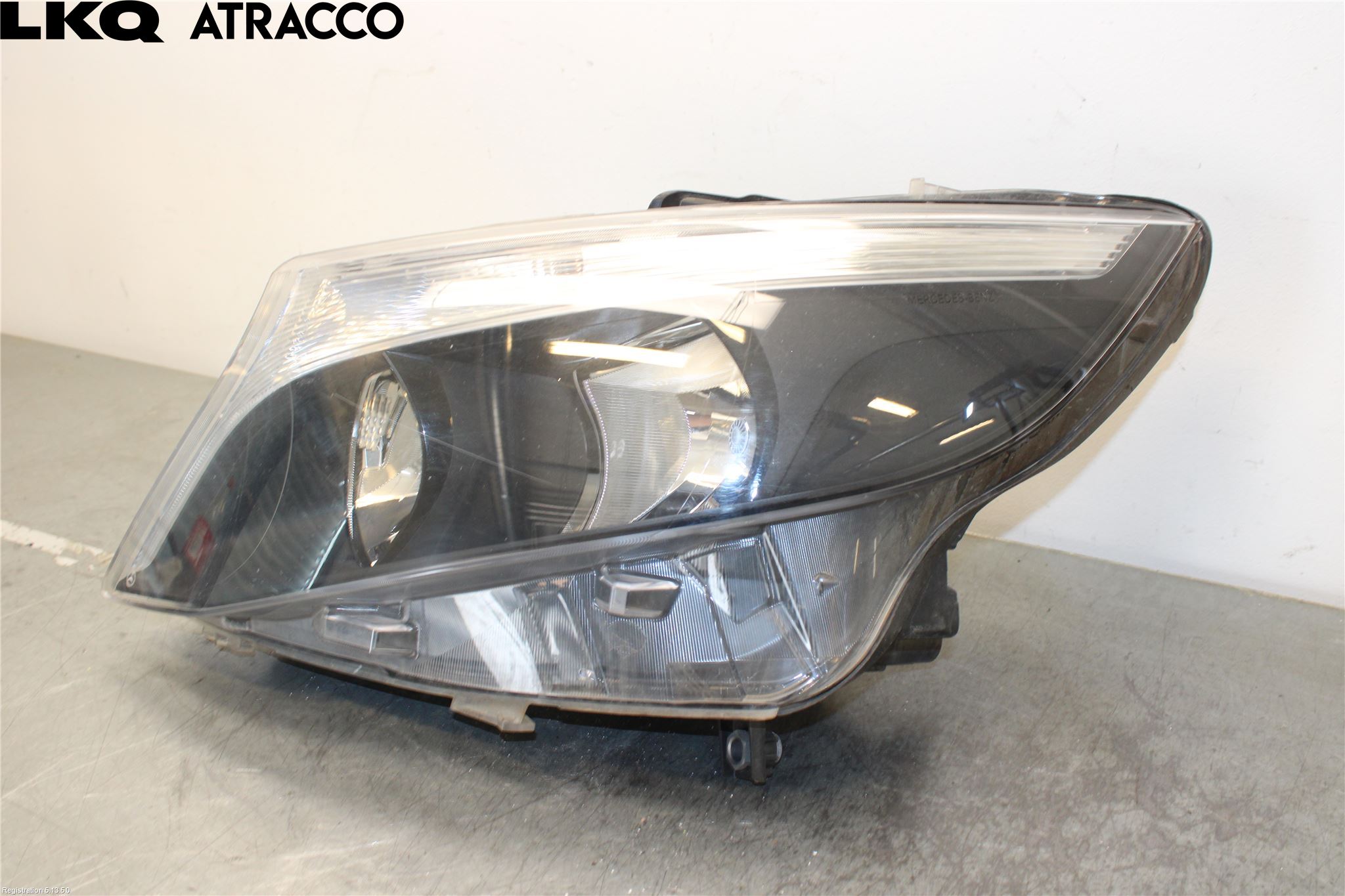 Mercedes-Benz MB VITO/V-KLASS (W640,W447,W448) 14- Frontlykt Venstre