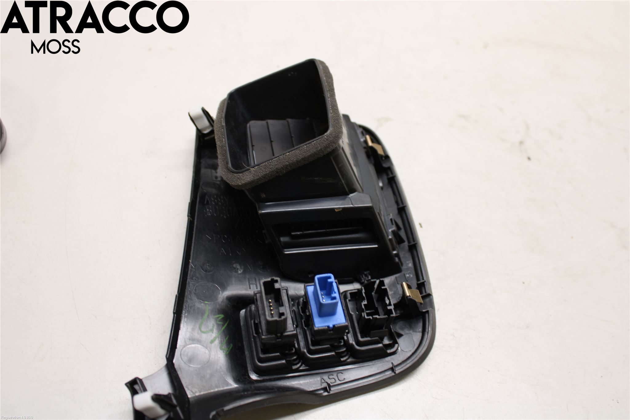 Mitsubishi OUTLANDER 13-21 Dashbord Kanal - Dyse