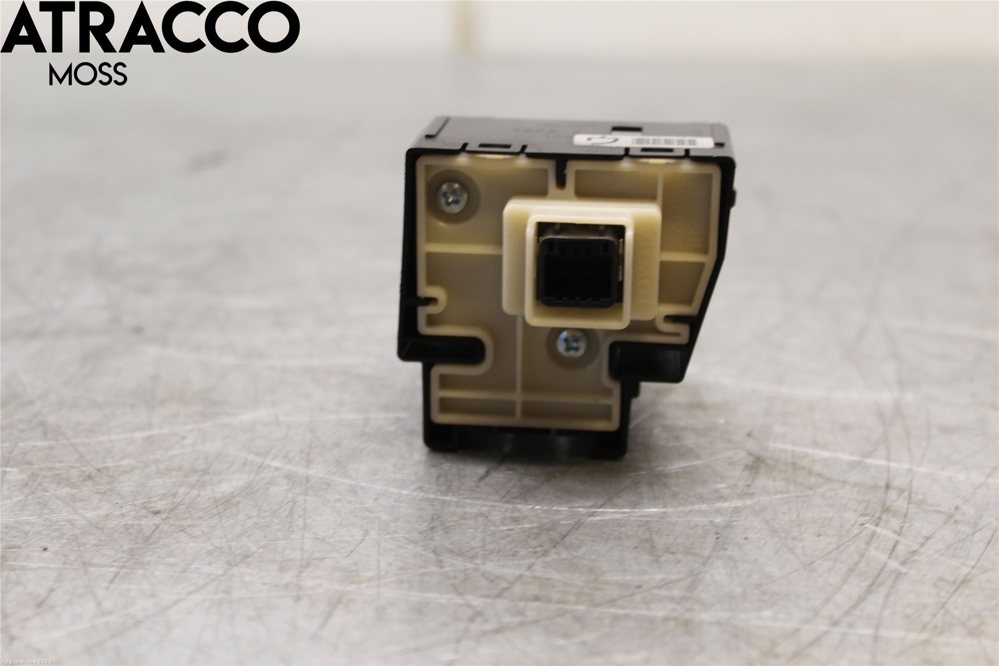 Toyota PRIUS+ ZVW40 12-20 Bryter Varsel (Nødblink)