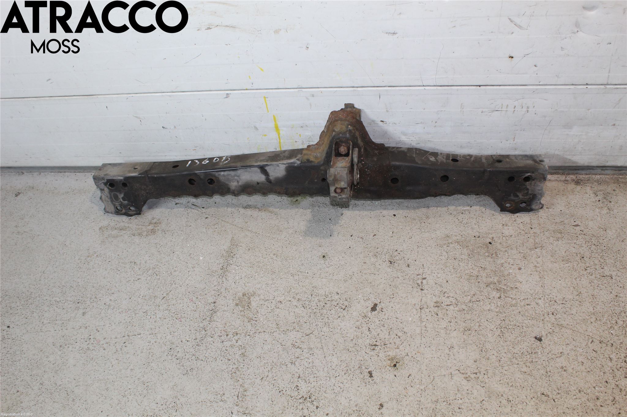 Toyota AURIS 13-19 Motorbjelke (Langs Gående )