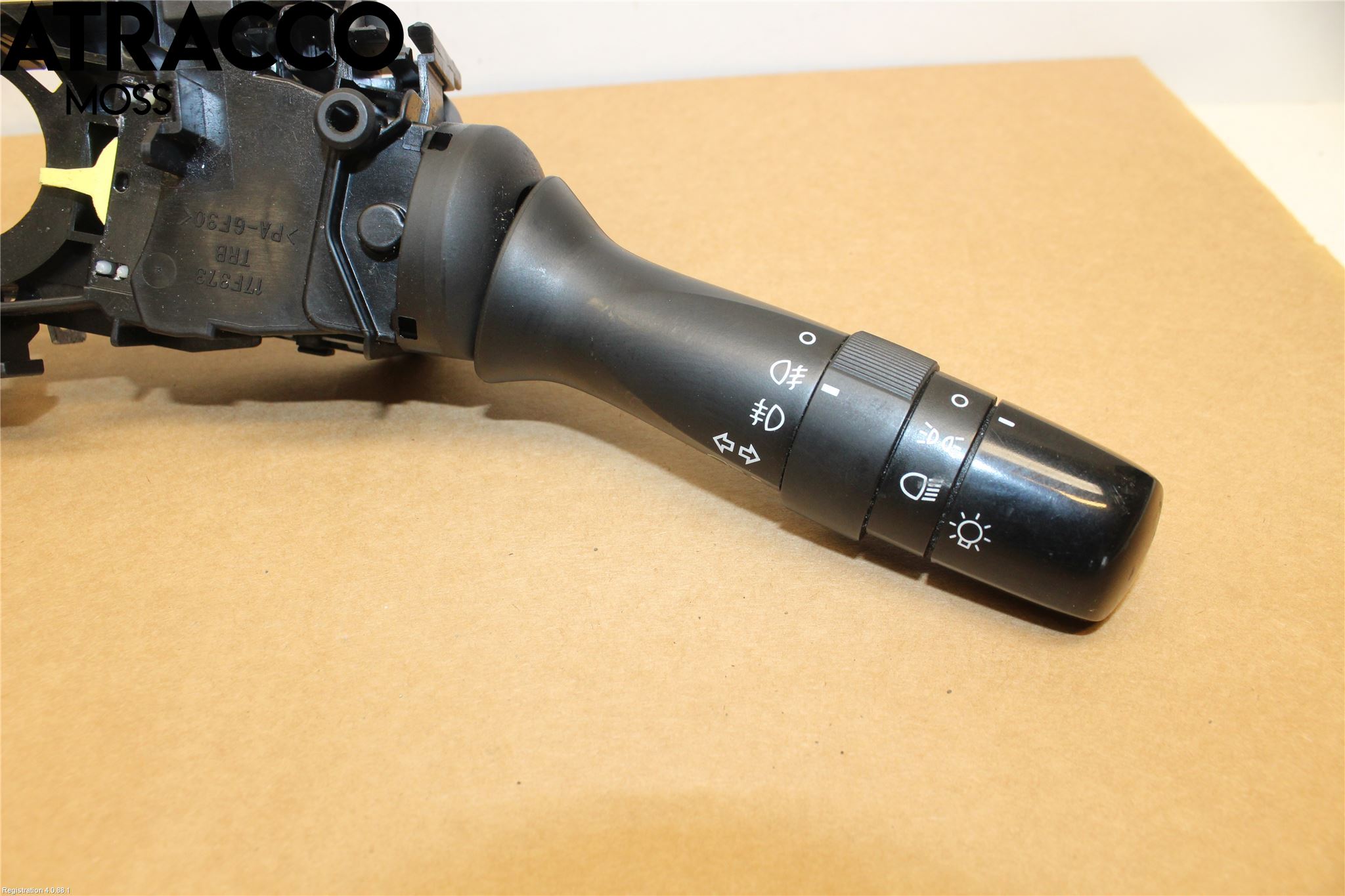 Toyota AVENSIS 09-15 Bryter Ratt Kombi H Og V