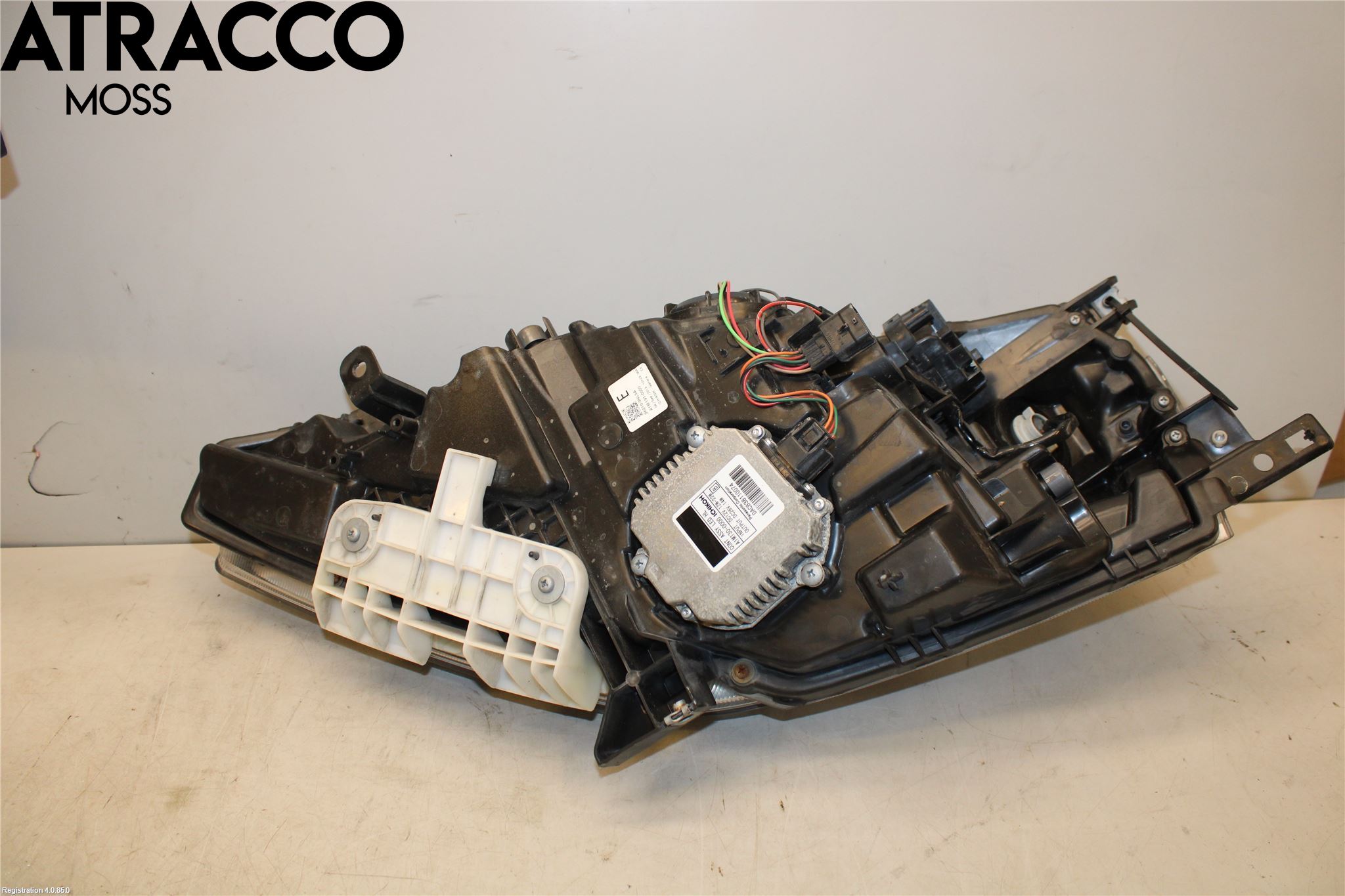 Nissan LEAF 11-17 Frontlykt Høyre