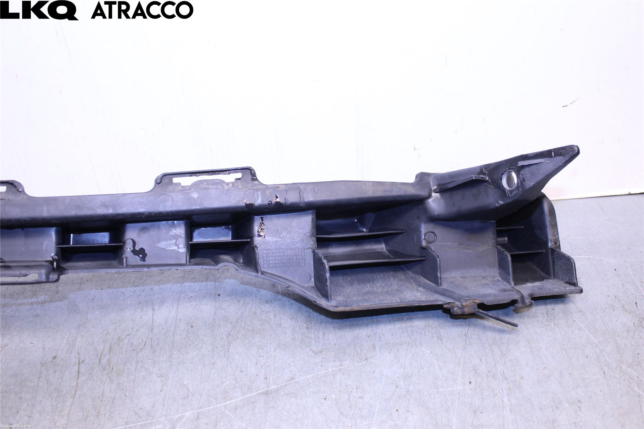 Mercedes-Benz MB C-KLASS (W204) 07-15 Støtfanger Foran Demper