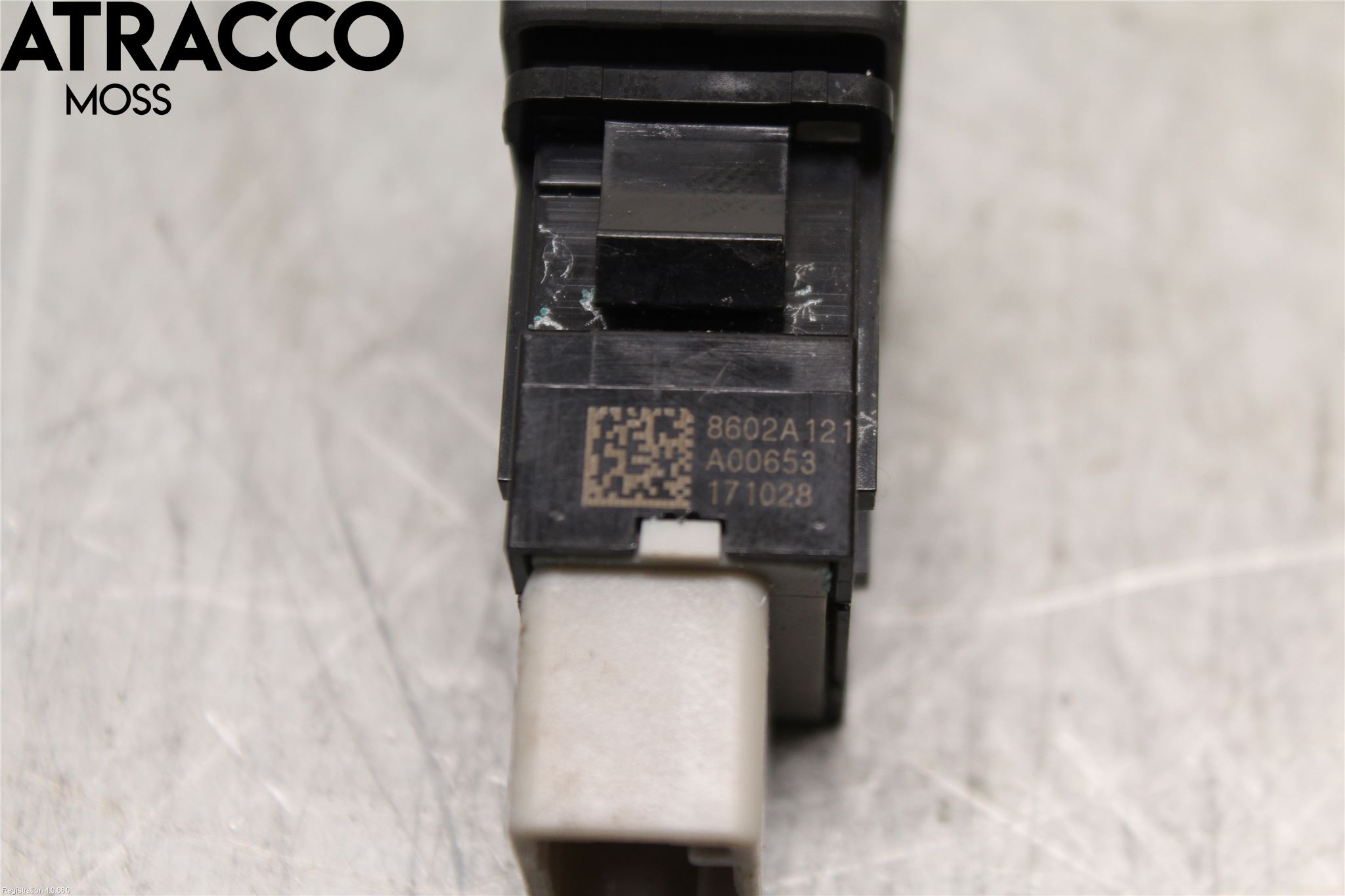 Mitsubishi OUTLANDER 13-21 Strömställare Parkeringshjälp