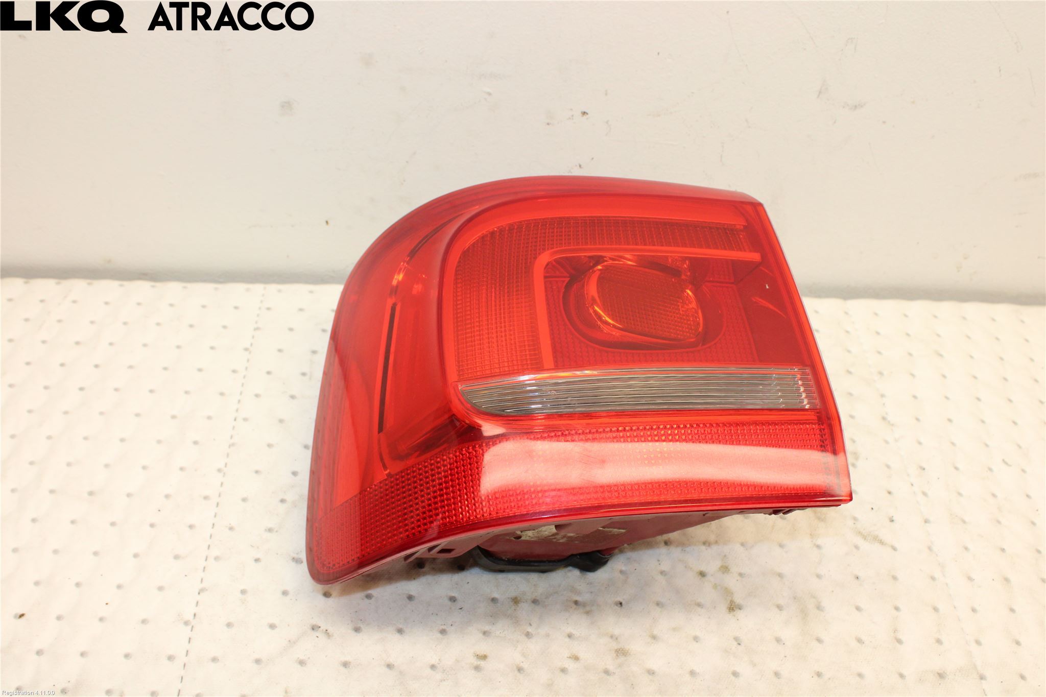 Volkswagen VW TOURAN 10-15 Baklykt Venstre