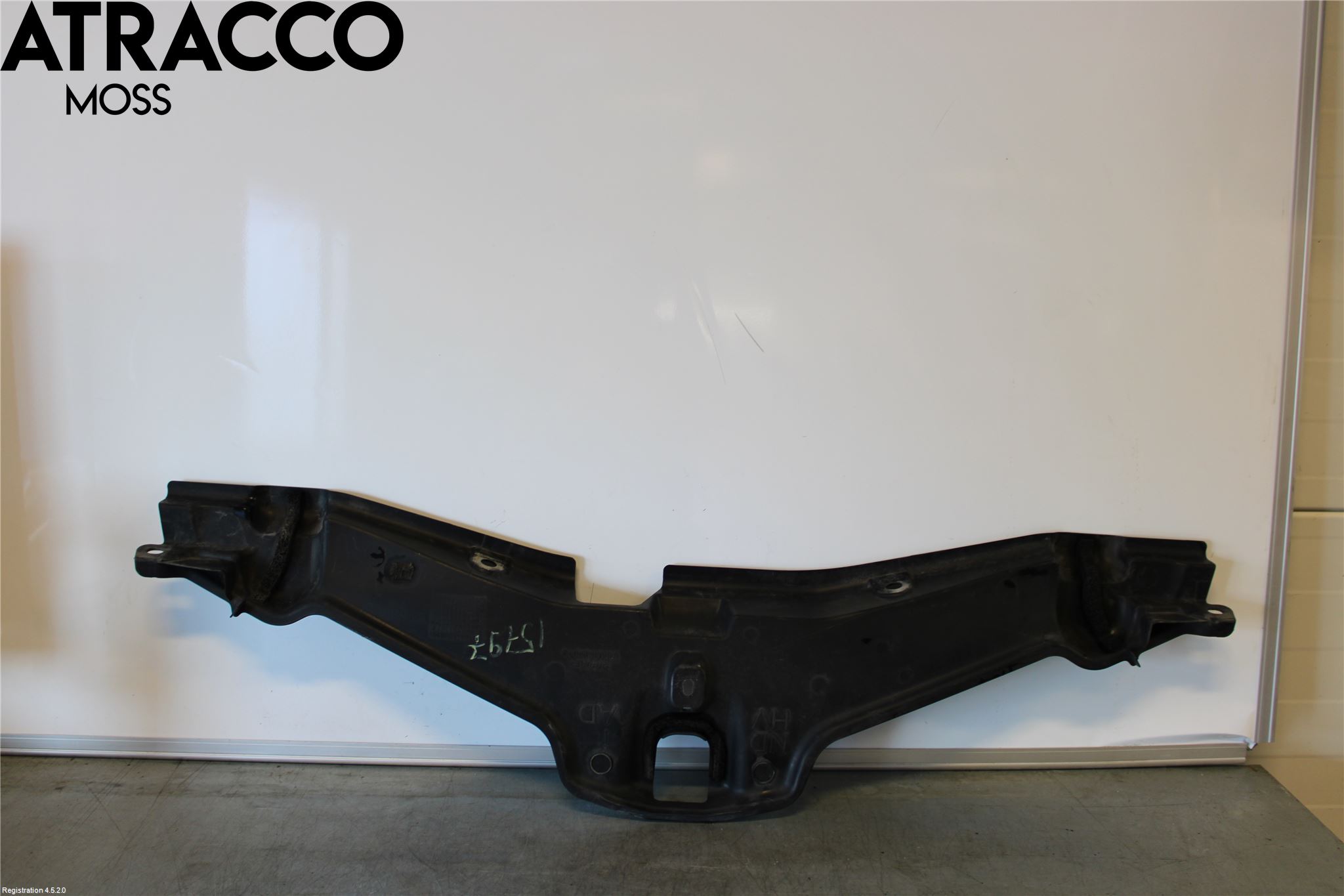 Toyota AURIS 13-19 Luftstyring Front